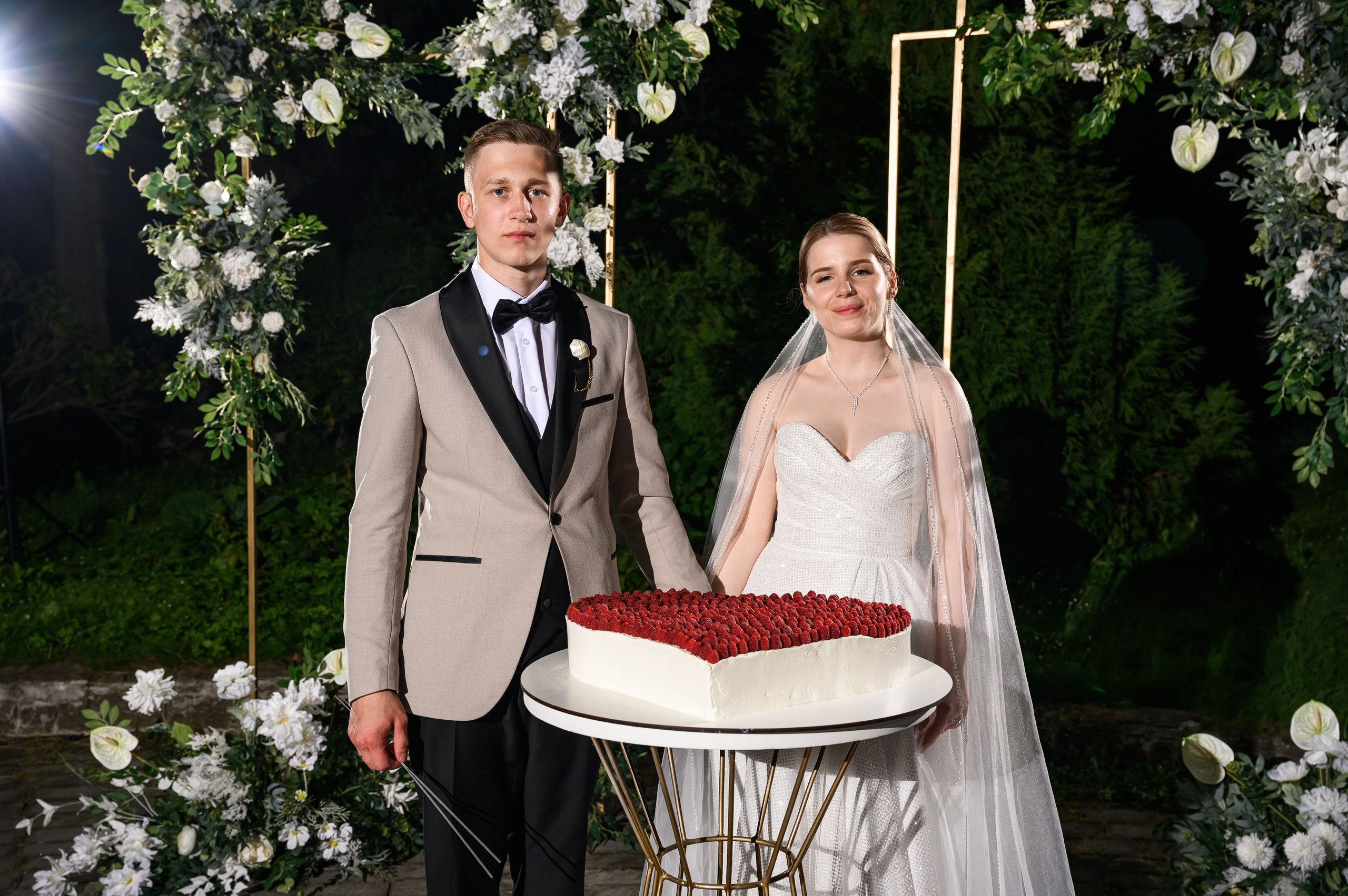 Свадебная фотосессия Банкетный зал Замок Монсоро. Свадебный фотограф Москва Юрий Кульман