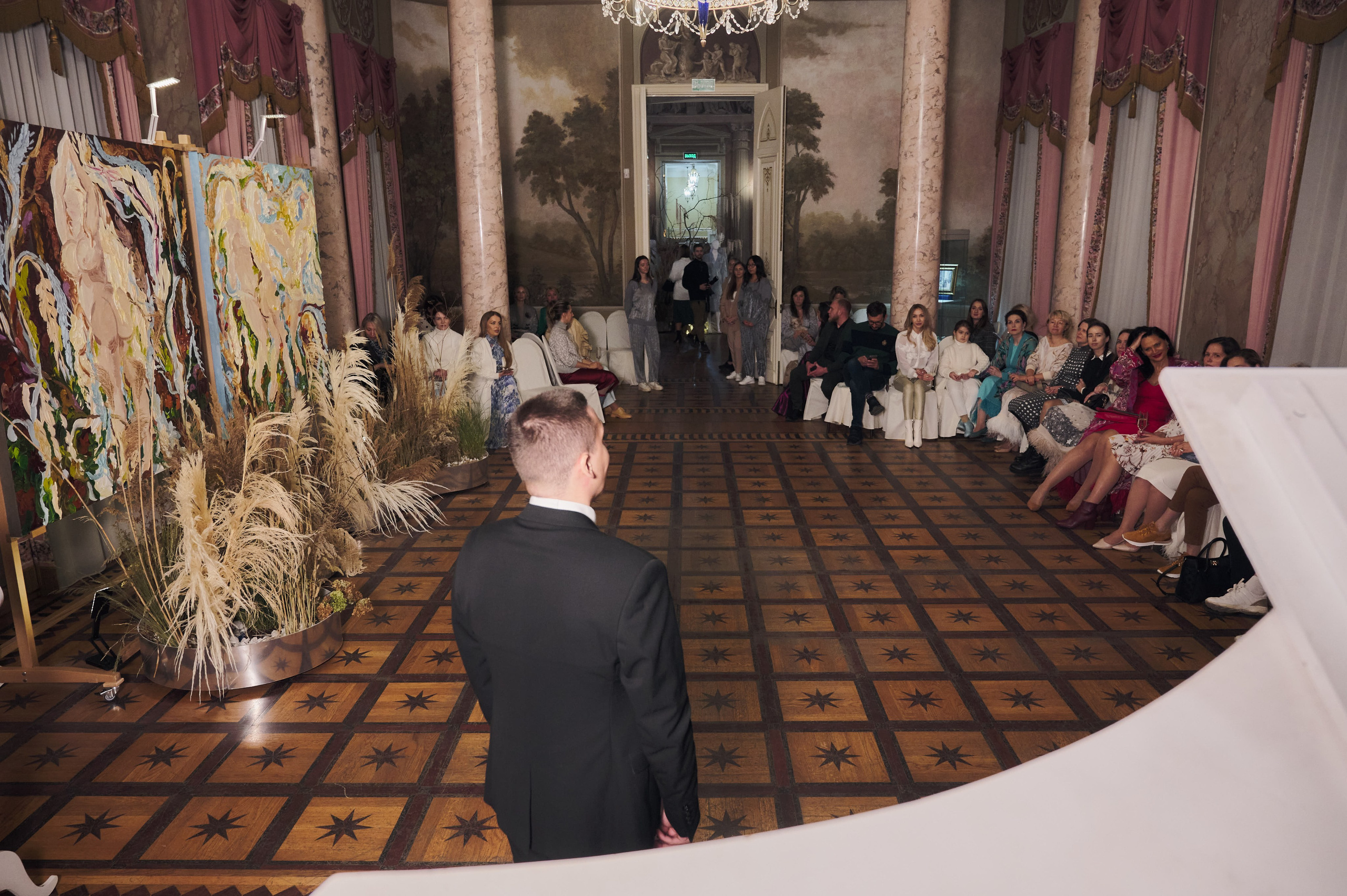 Открытие выставки 13.09.22. Никита Хохловский фото и видео продакшн