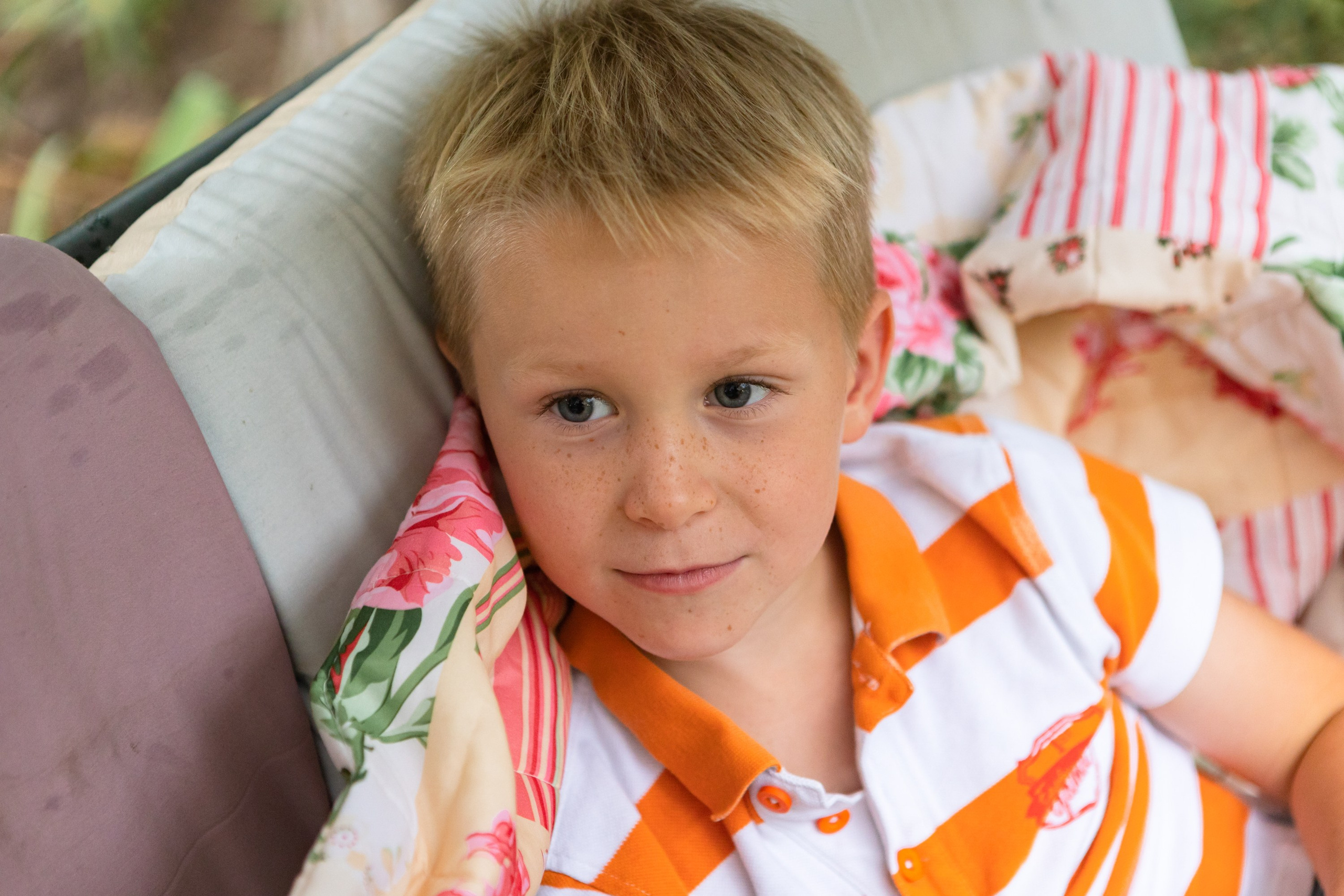 Семейная фотосессия на даче. Фотограф в Оренбурге. Профессиональный фотограф