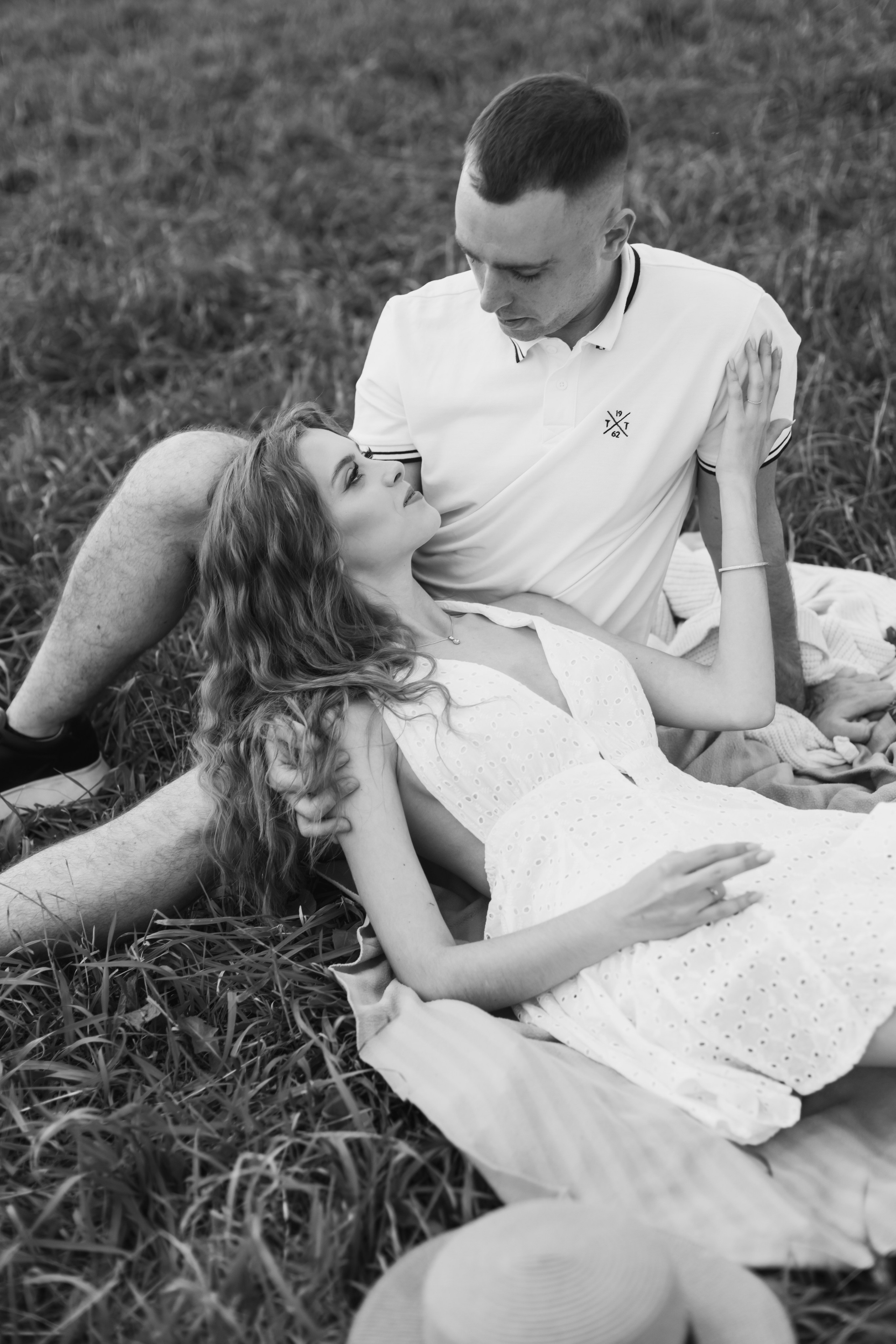 Закат, поле. Свадебный и семейный фотограф Екатеринбург Настя Саедгалина