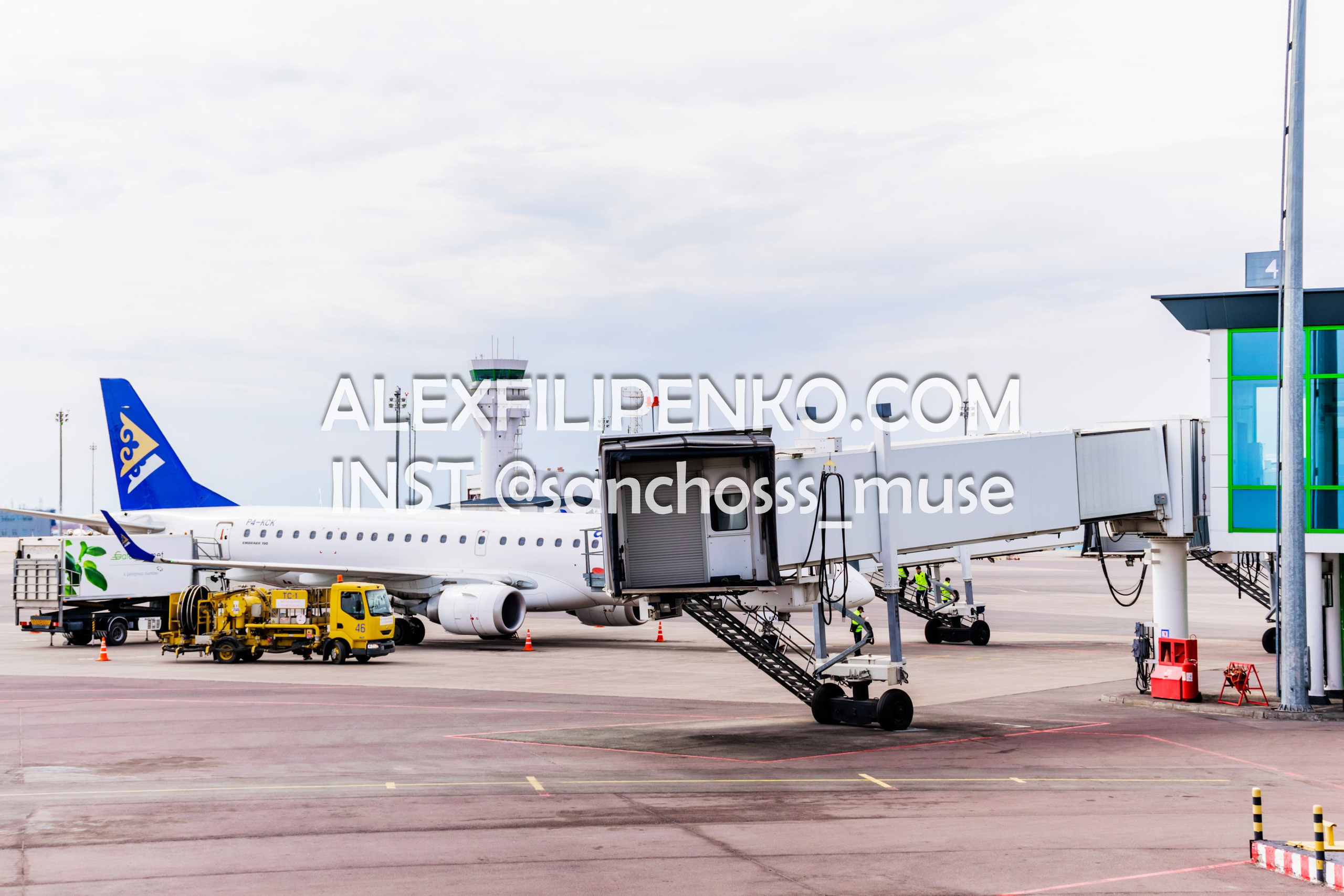 Фотосъемка для рекламного оператора MYD Production в Аэропорту Астаны. Фотограф интерьера недвижимости и архитектуры в Астане