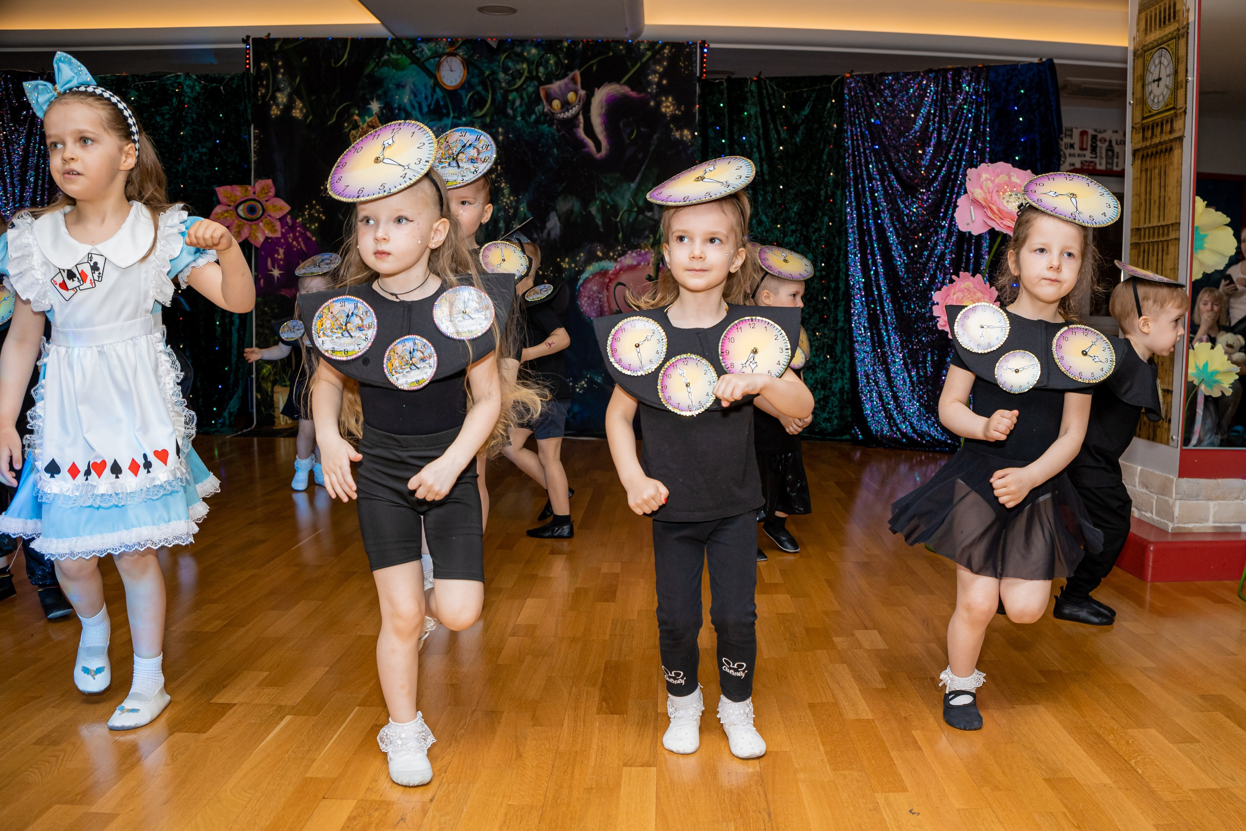 Фотосъемка детского выступления «Алиса в стране чудес». Ирина Носова - семейный и детский фотограф