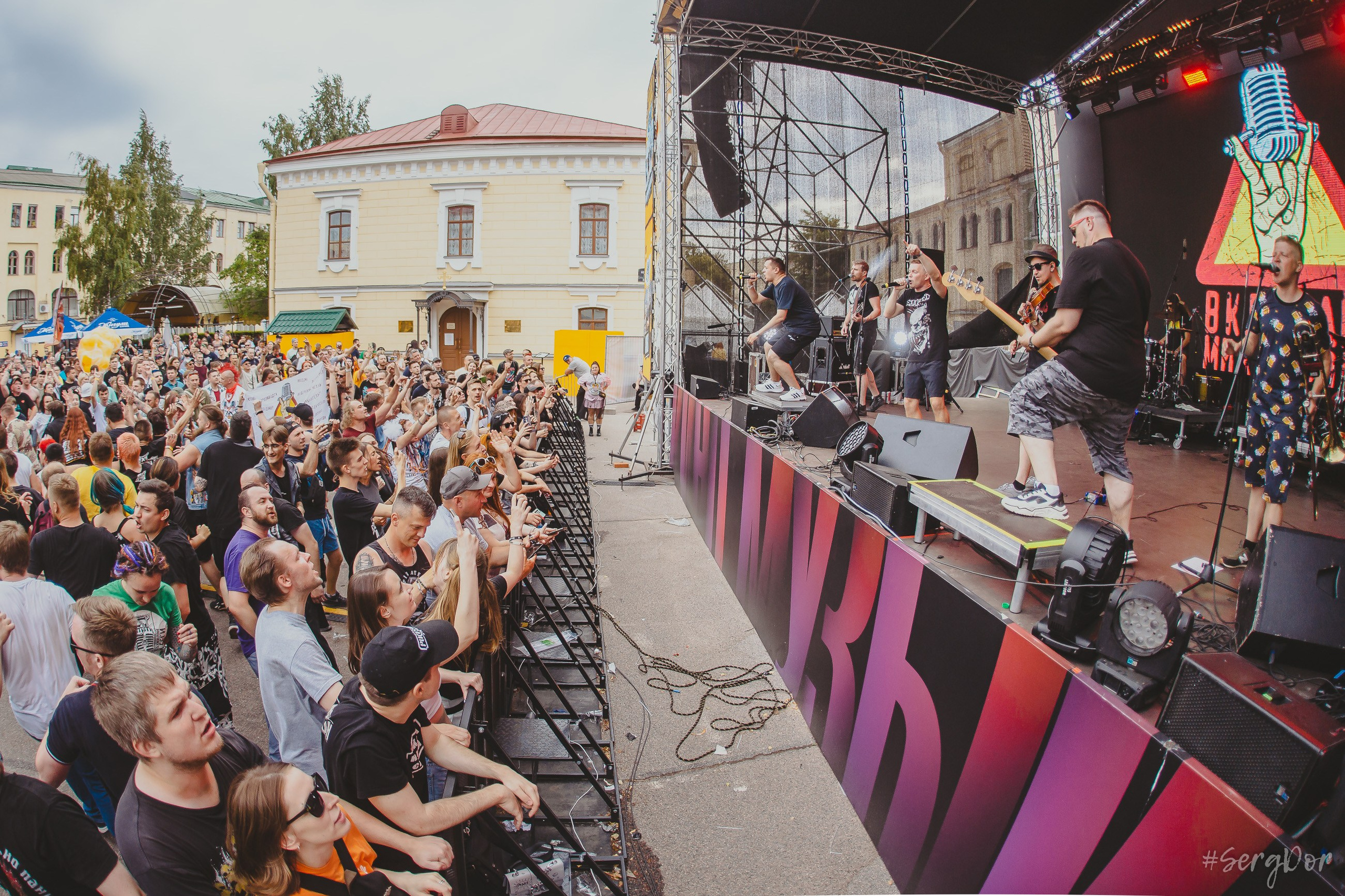 Включай Микрофон!, Панки в городе, антитлен, Двор Гостинки, Санкт-Петербург, 29.06.2024, SergDor, ПНХС, 29 июня 2024 года, #SergDor