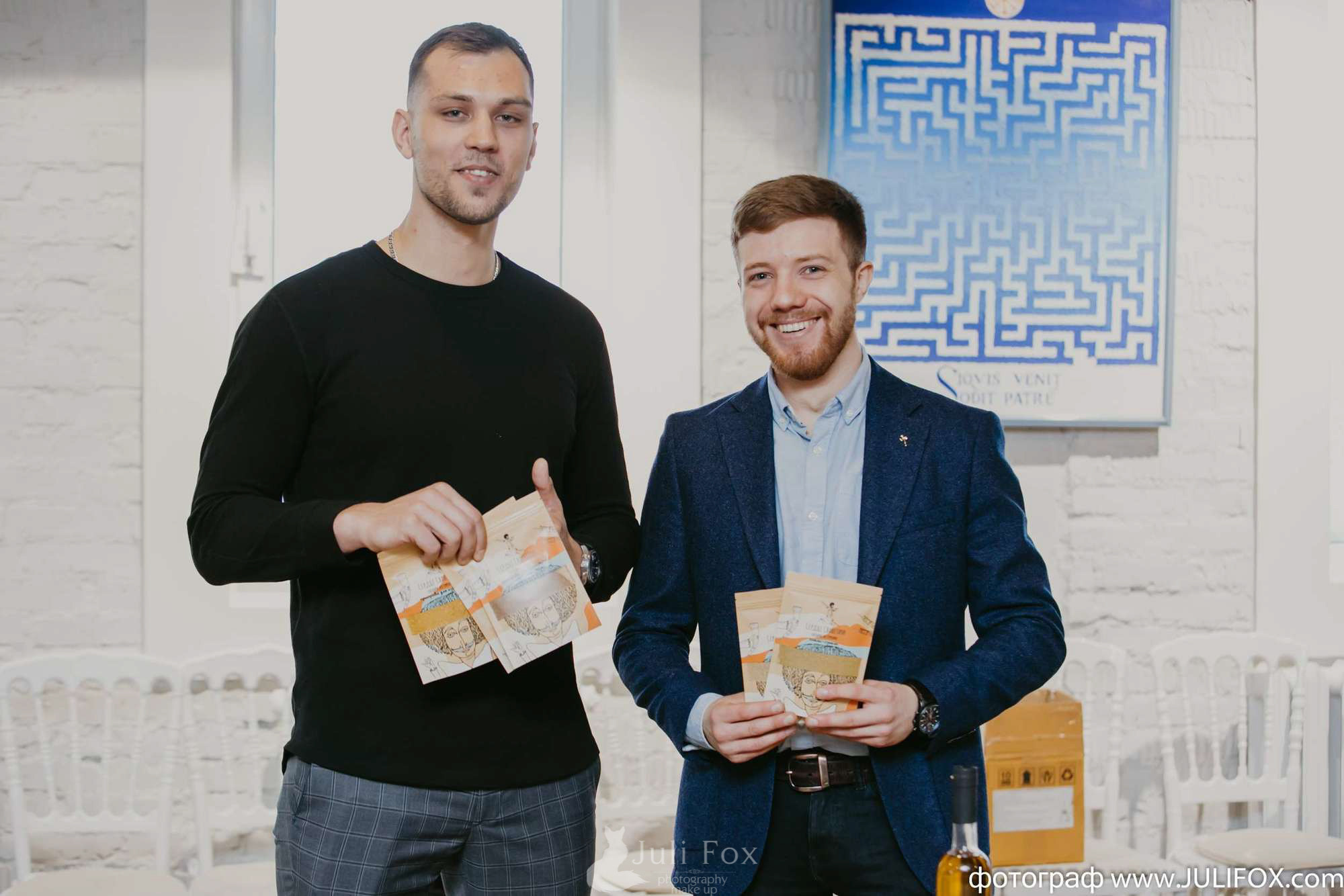 Фотосъемка для брендов, соцсетей, контента во Владивостоке. Портретный, свадебный, репортажный фотограф во Владивостоке Юлиана Джули Фокс