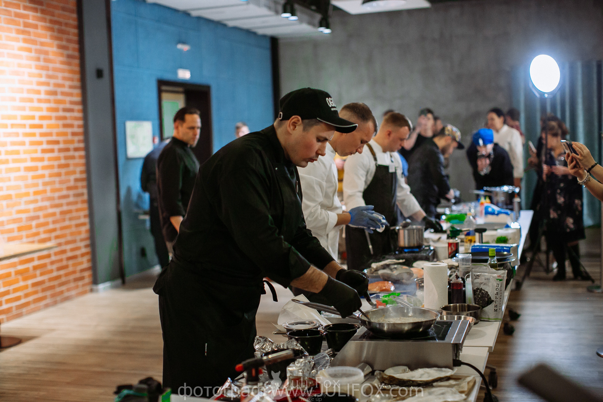 Фотосъемка для брендов, соцсетей, контента во Владивостоке. Портретный, свадебный, репортажный фотограф во Владивостоке Юлиана Джули Фокс