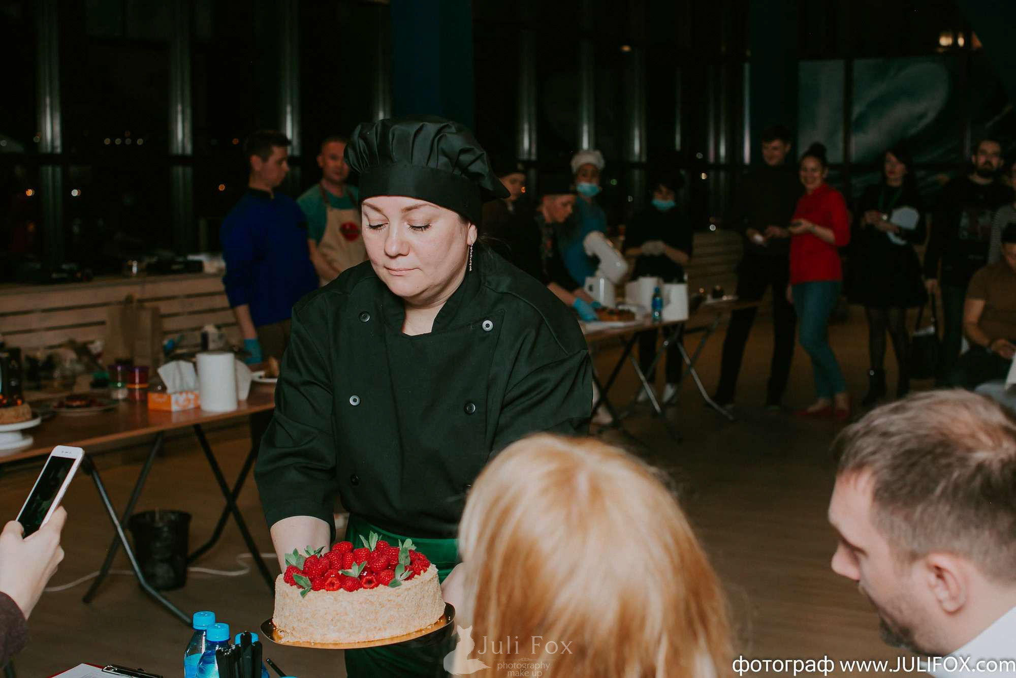 Фотосъемка для брендов, соцсетей, контента во Владивостоке. Портретный, свадебный, репортажный фотограф во Владивостоке Юлиана Джули Фокс