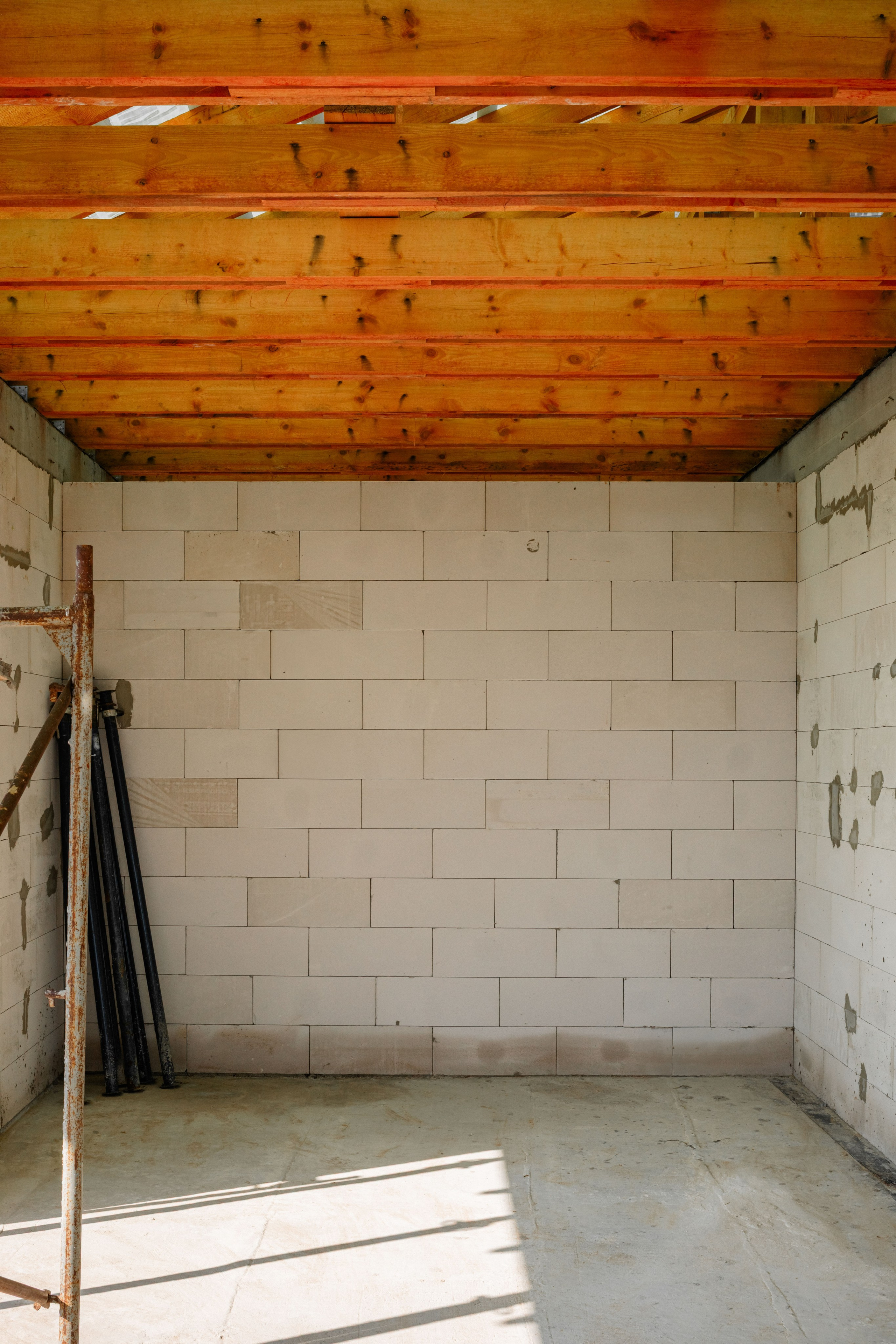 Внутренние перегородки и проёмы — чёткая планировка пространства. 