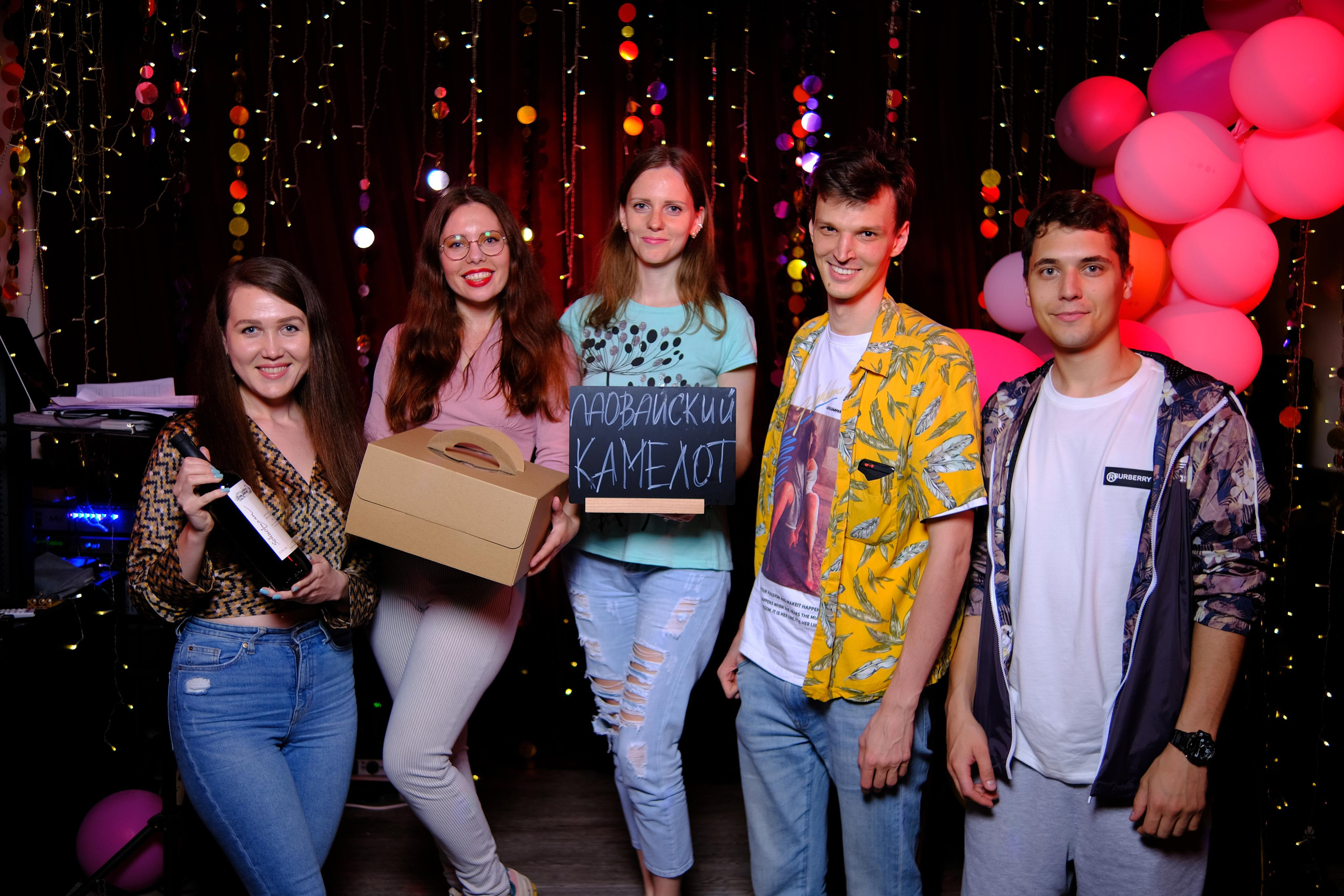 60 seconds (trivia). Photographer in Guangzhou, China