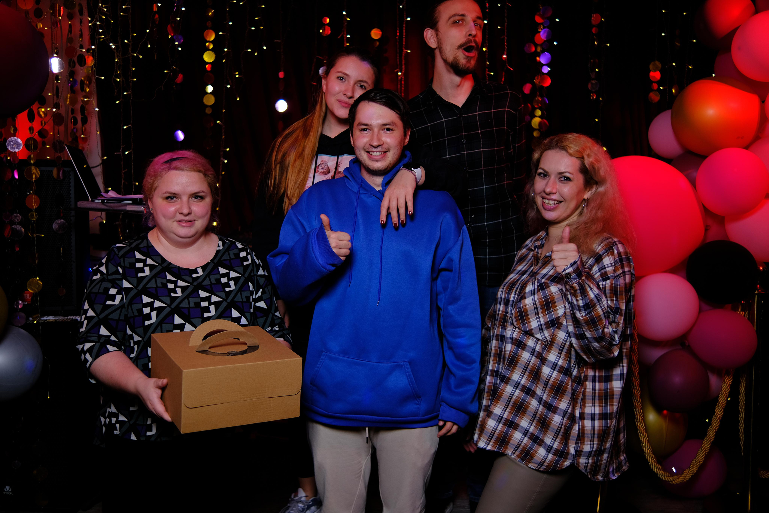 60 seconds (trivia). Photographer in Guangzhou, China