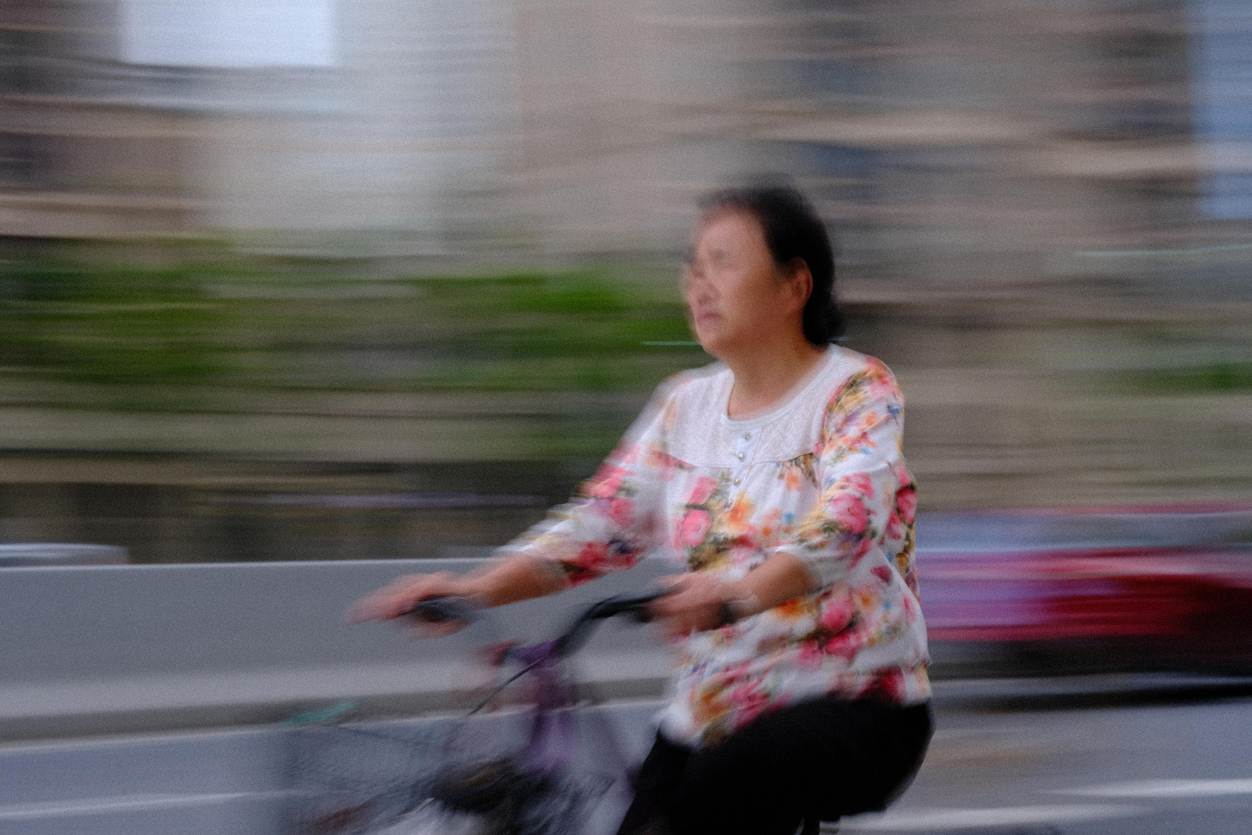 Emotions of the city. Photographer in Guangzhou, China