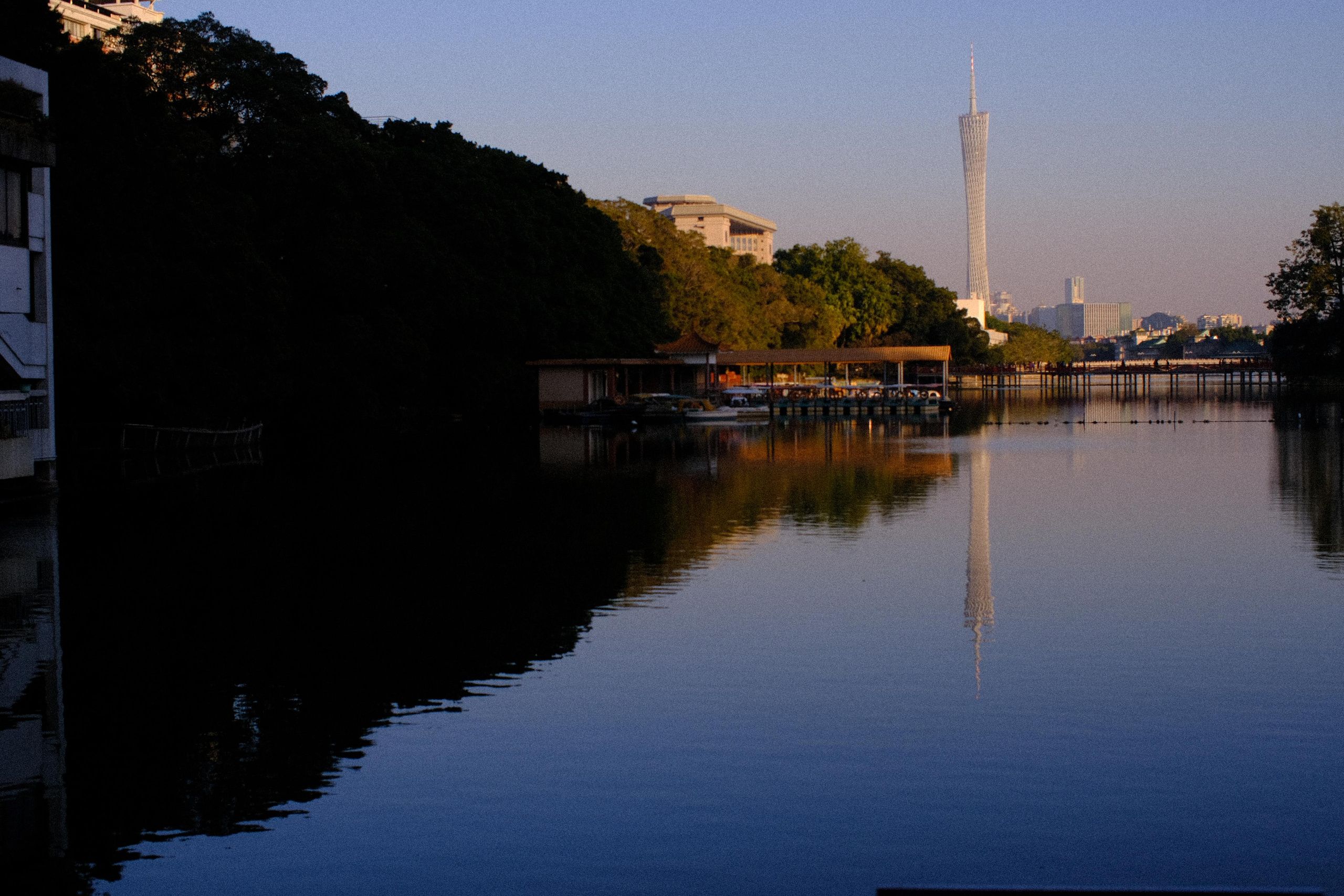 Emotions of the city. Photographer in Guangzhou, China