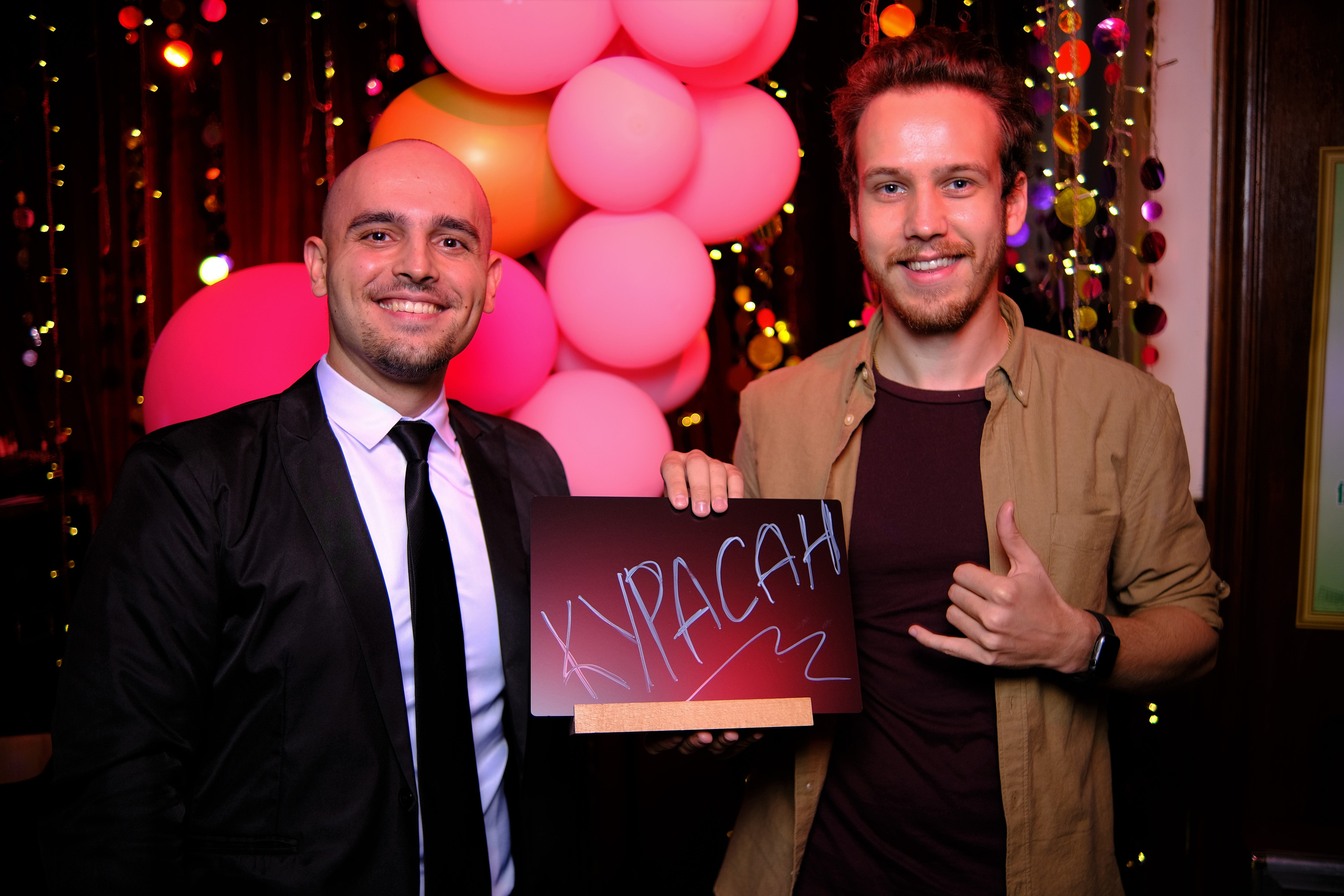 60 seconds (trivia). Photographer in Guangzhou, China