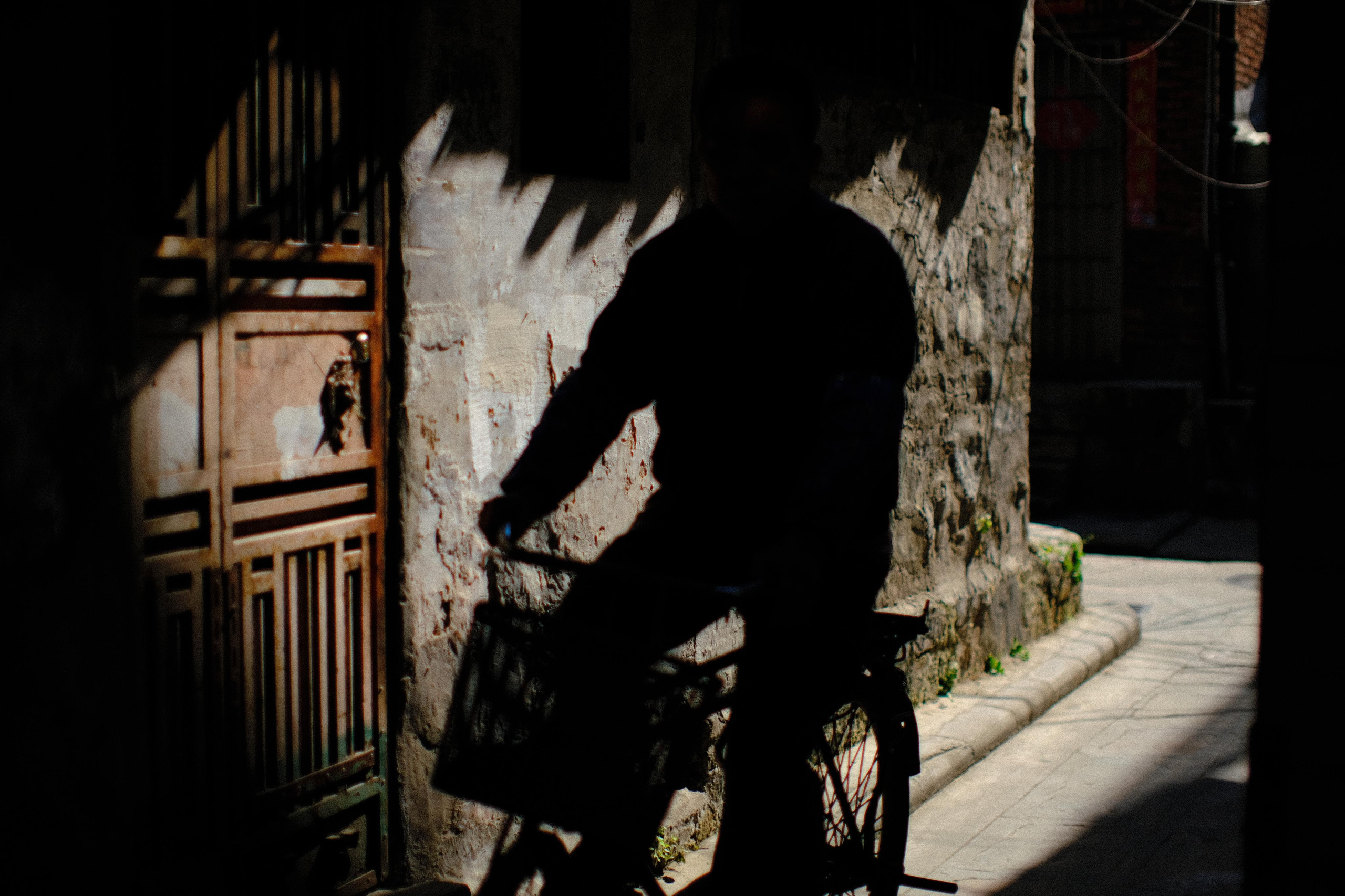 Emotions of the city. Photographer in Guangzhou, China
