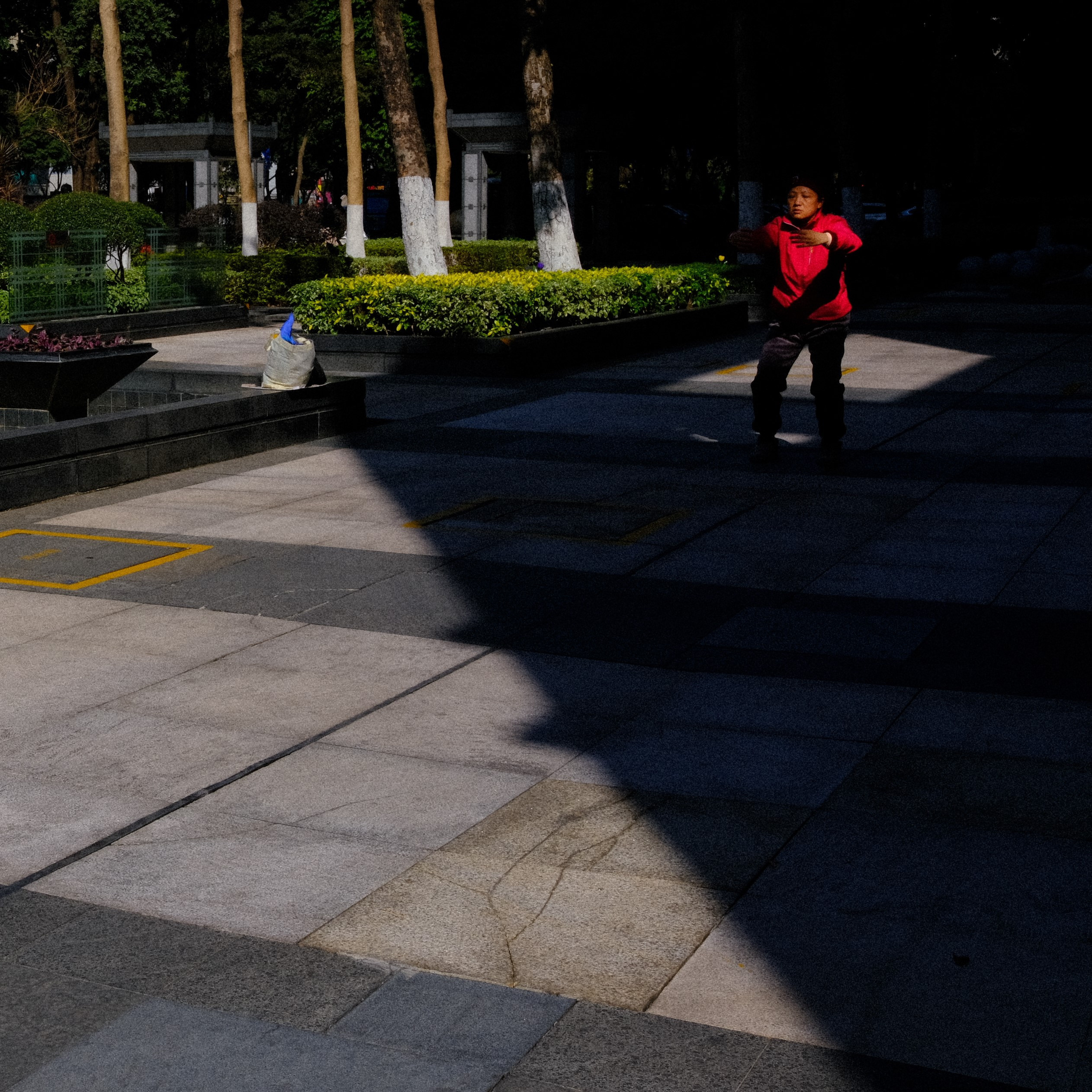 Emotions of the city. Photographer in Guangzhou, China