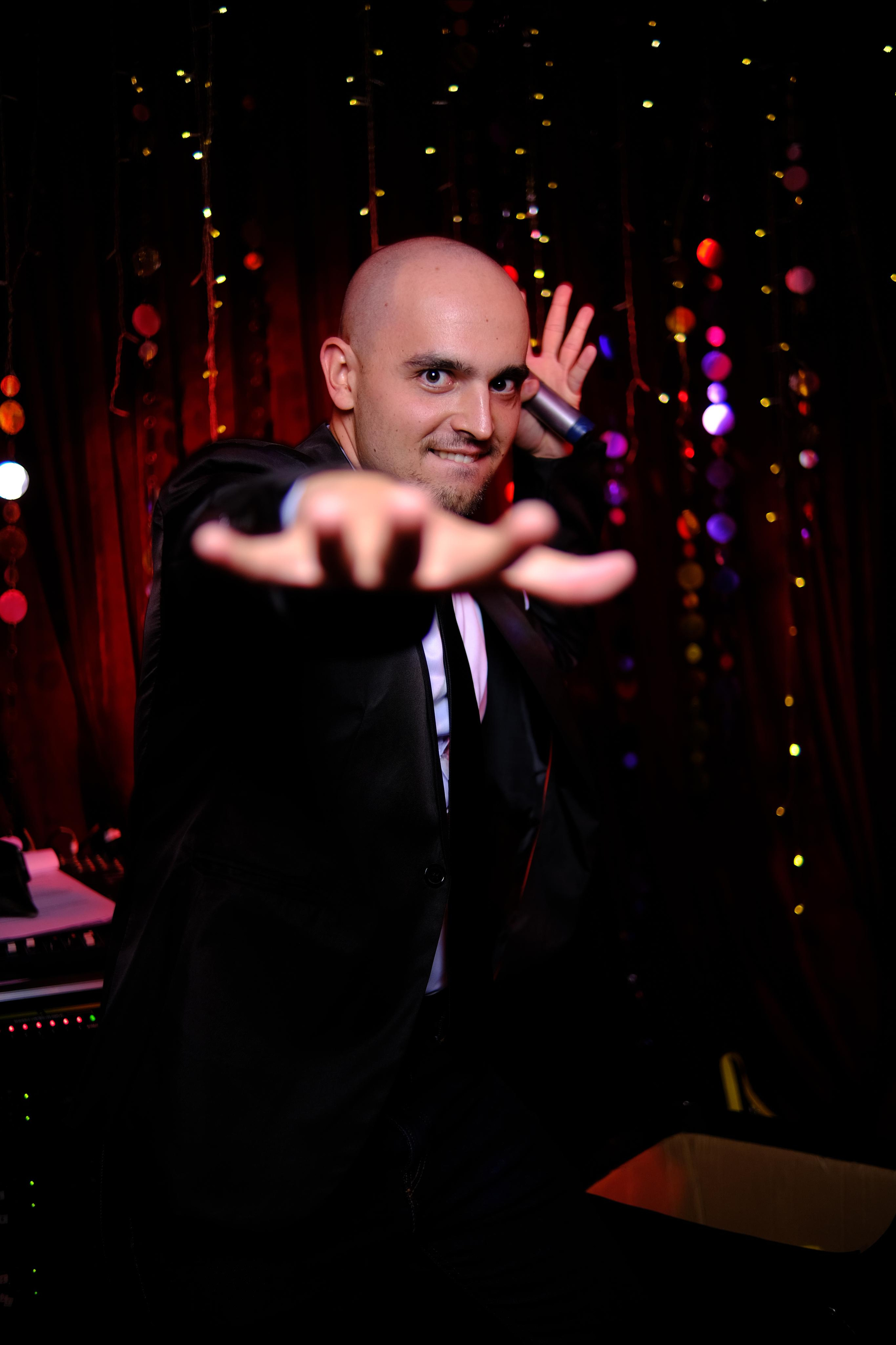 60 seconds (trivia). Photographer in Guangzhou, China