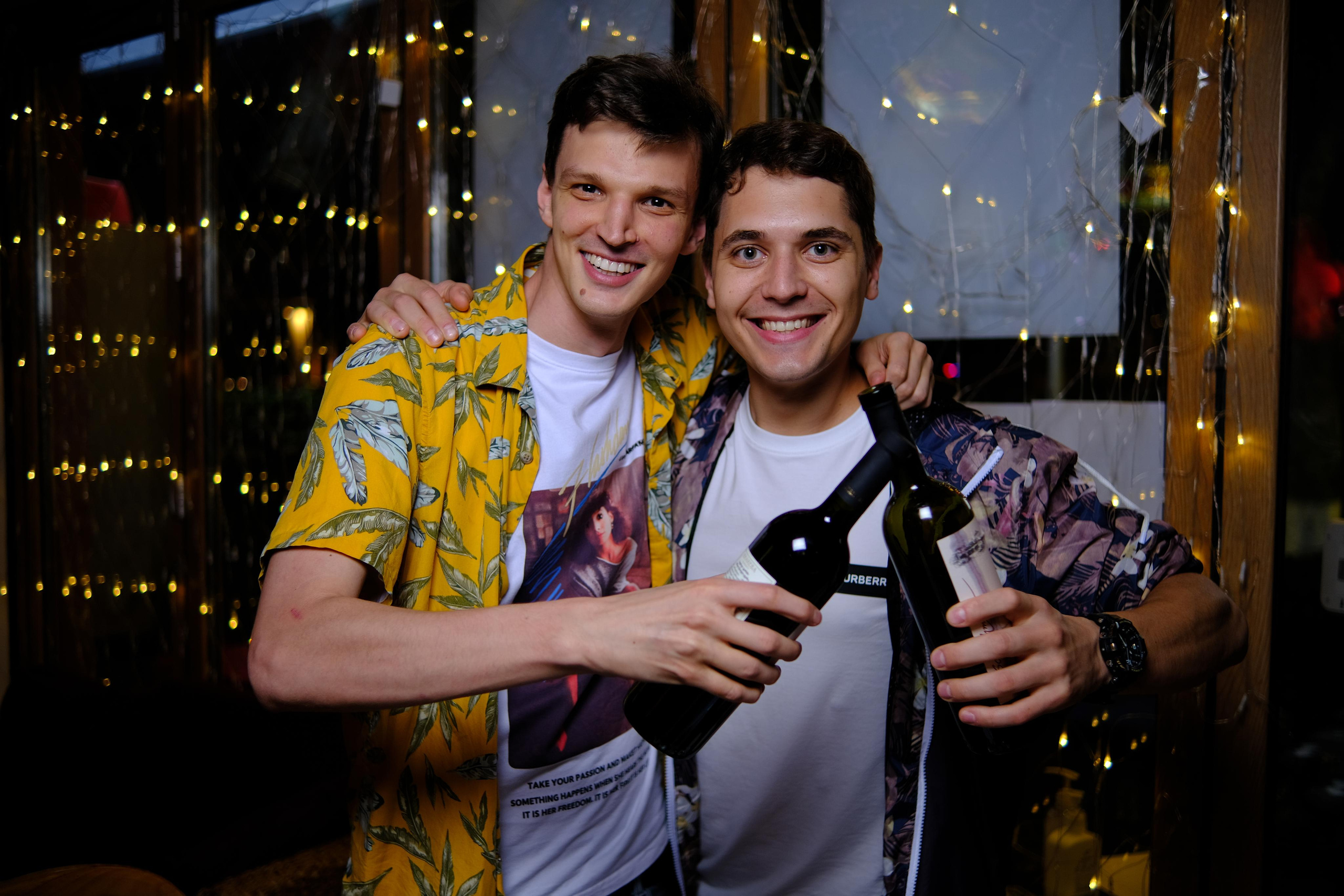 60 seconds (trivia). Photographer in Guangzhou, China