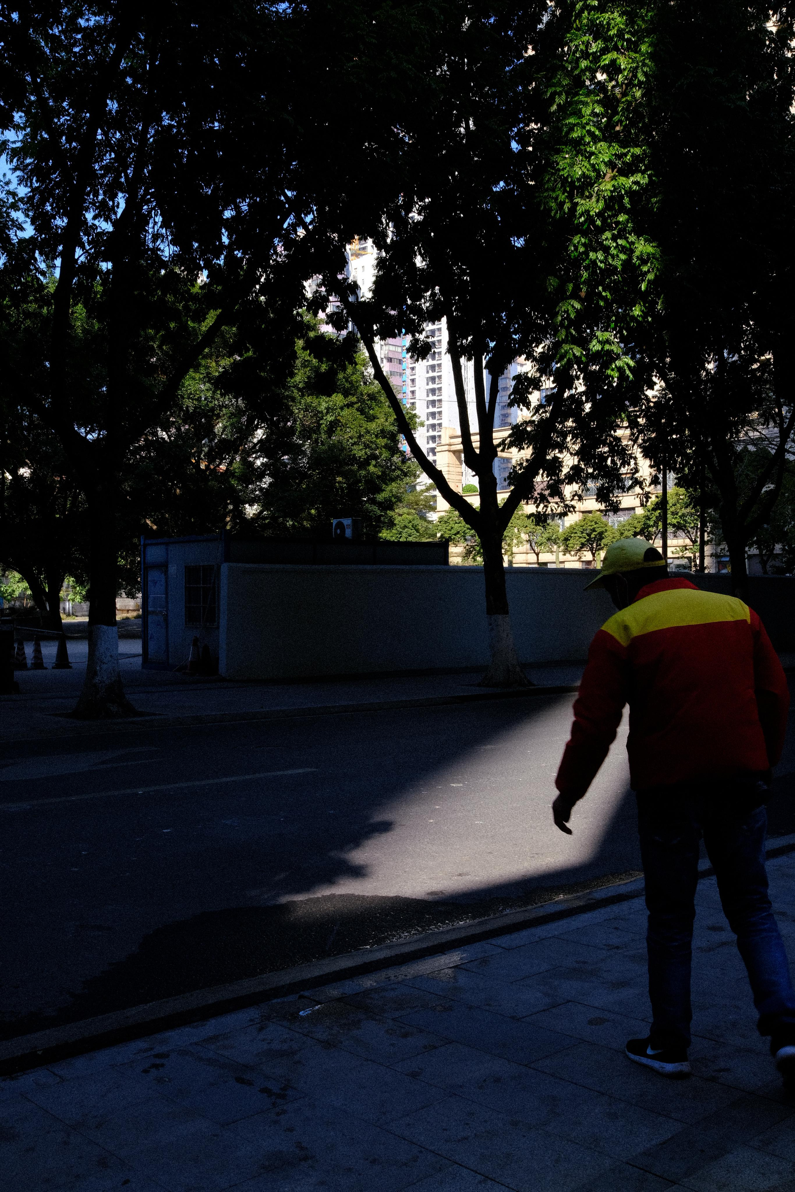 Emotions of the city. Photographer in Guangzhou, China