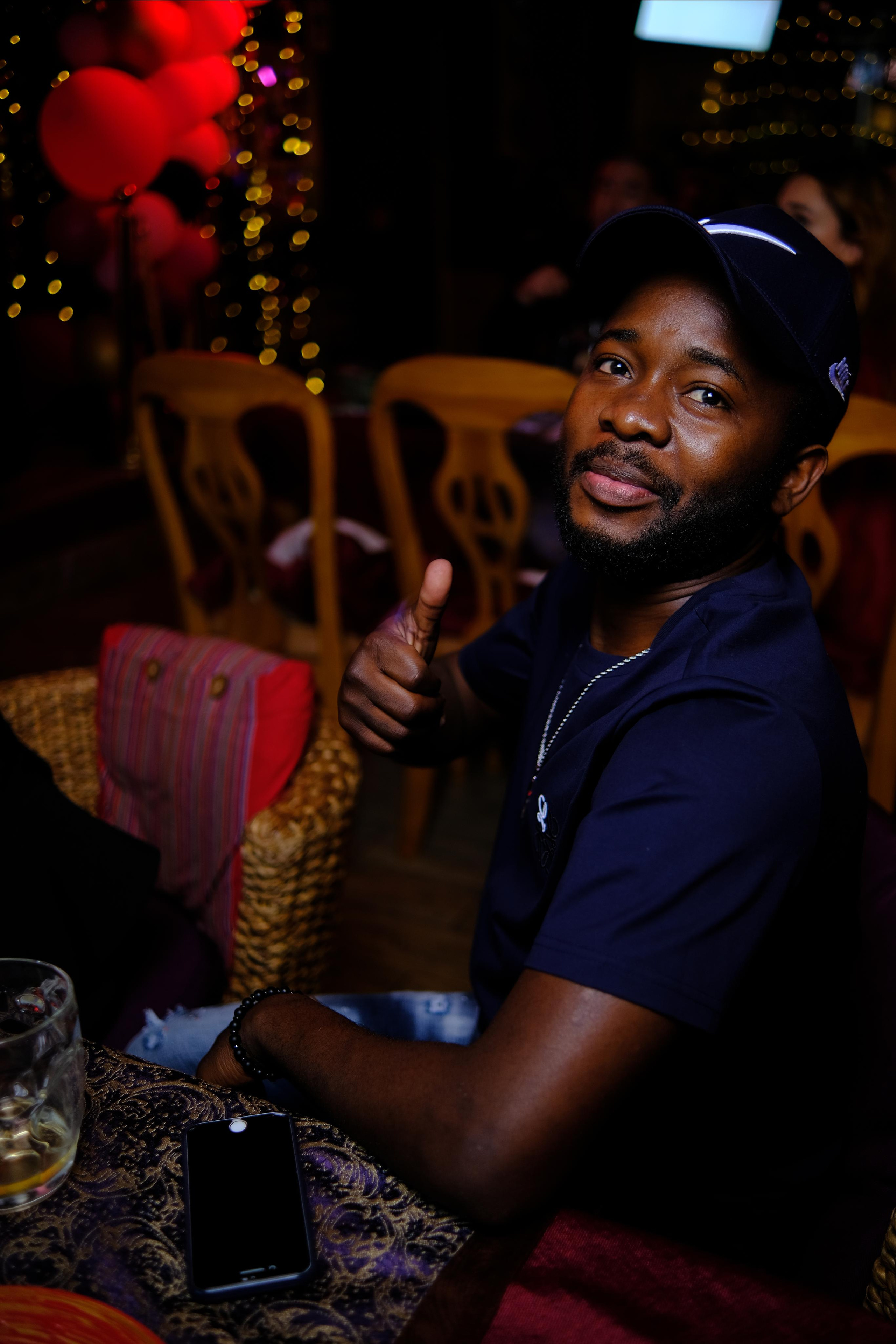 60 seconds (trivia). Photographer in Guangzhou, China