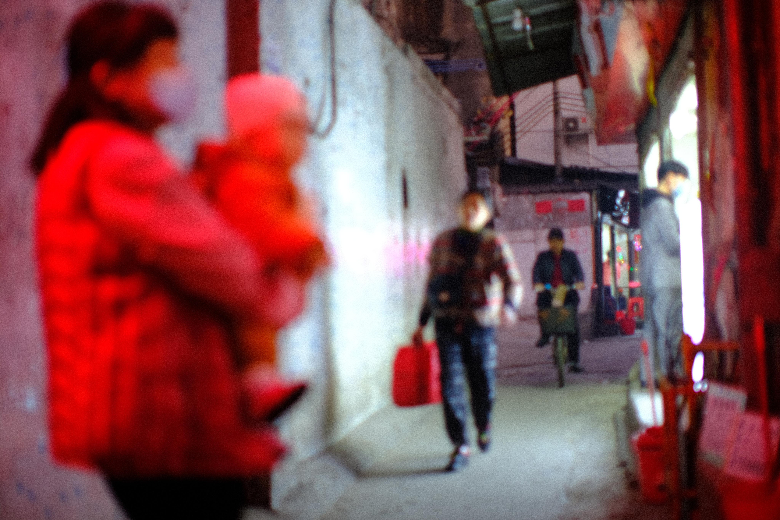Emotions of the city. Photographer in Guangzhou, China