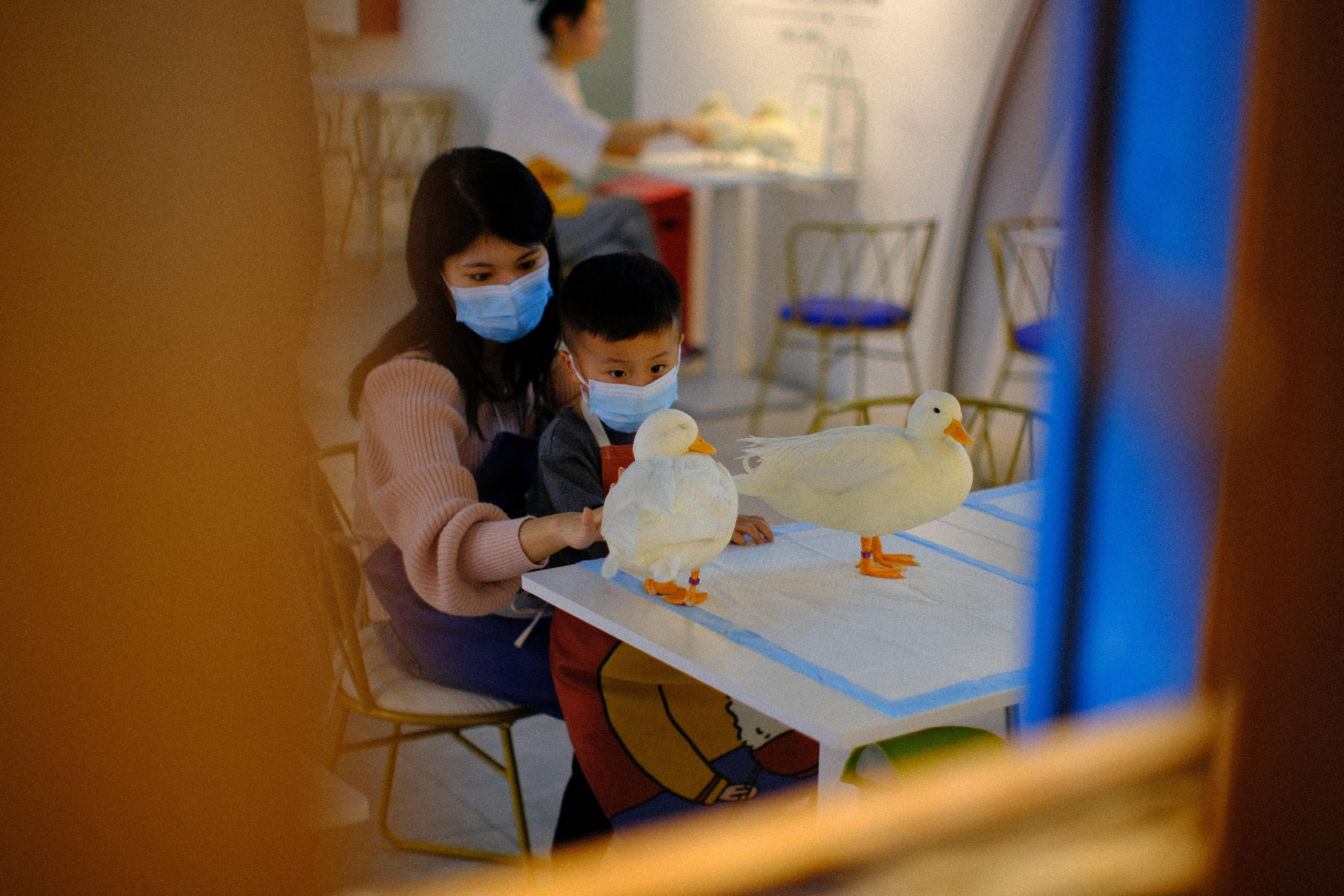 Emotions of the city. Photographer in Guangzhou, China