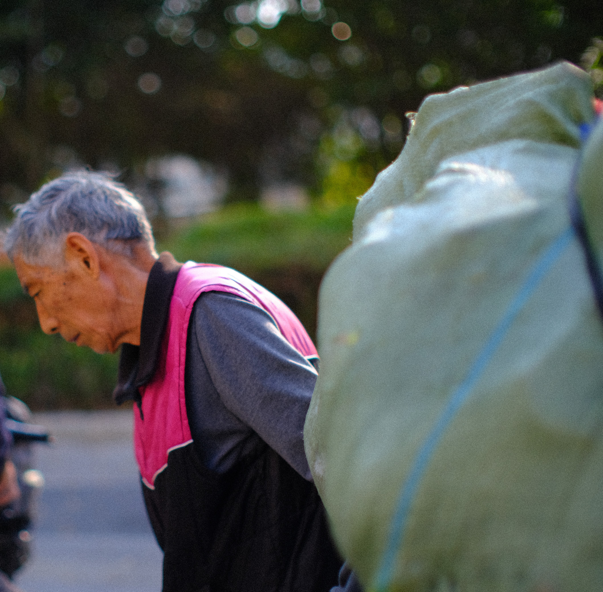 Emotions of the city. Photographer in Guangzhou, China