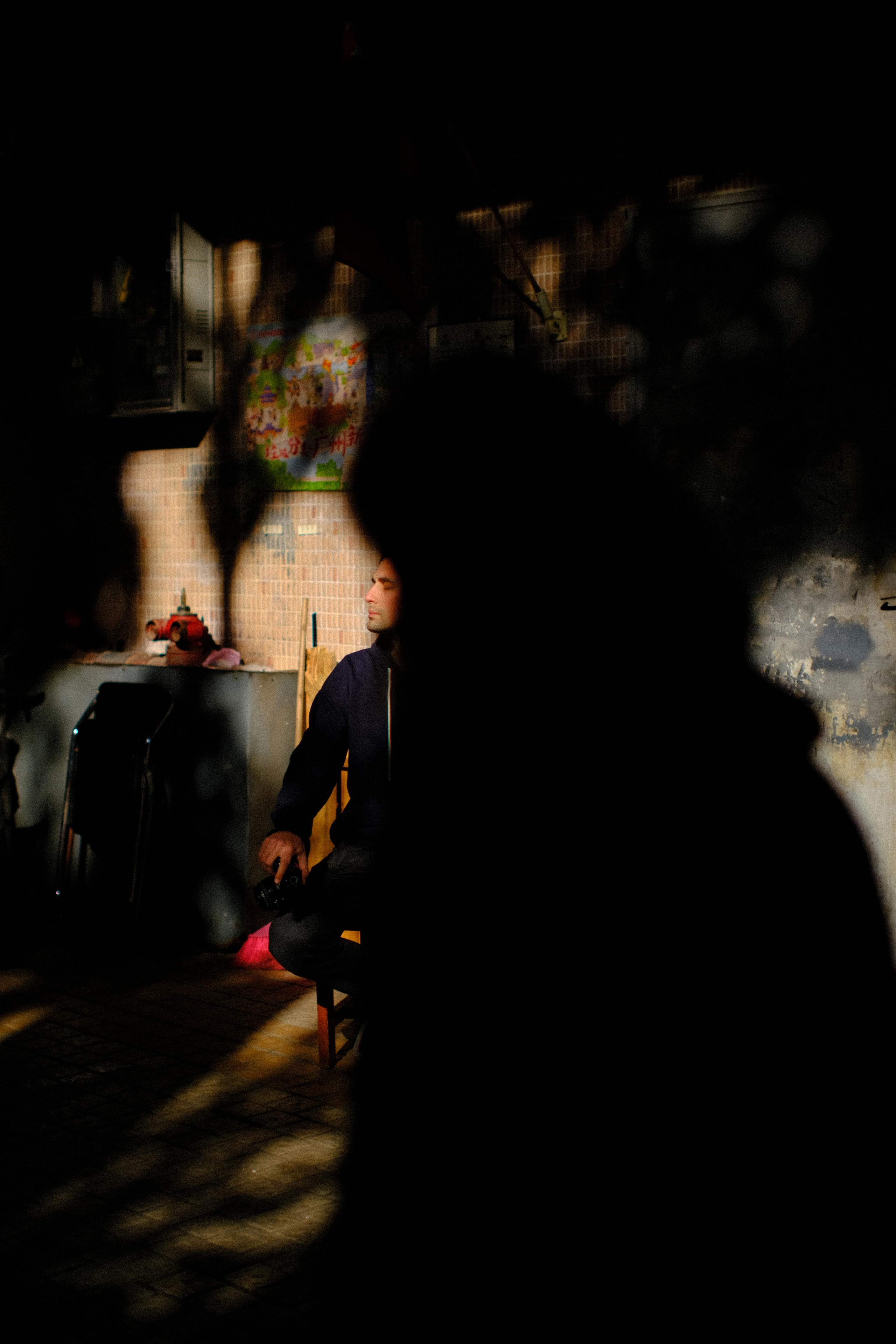 Emotions of the city. Photographer in Guangzhou, China