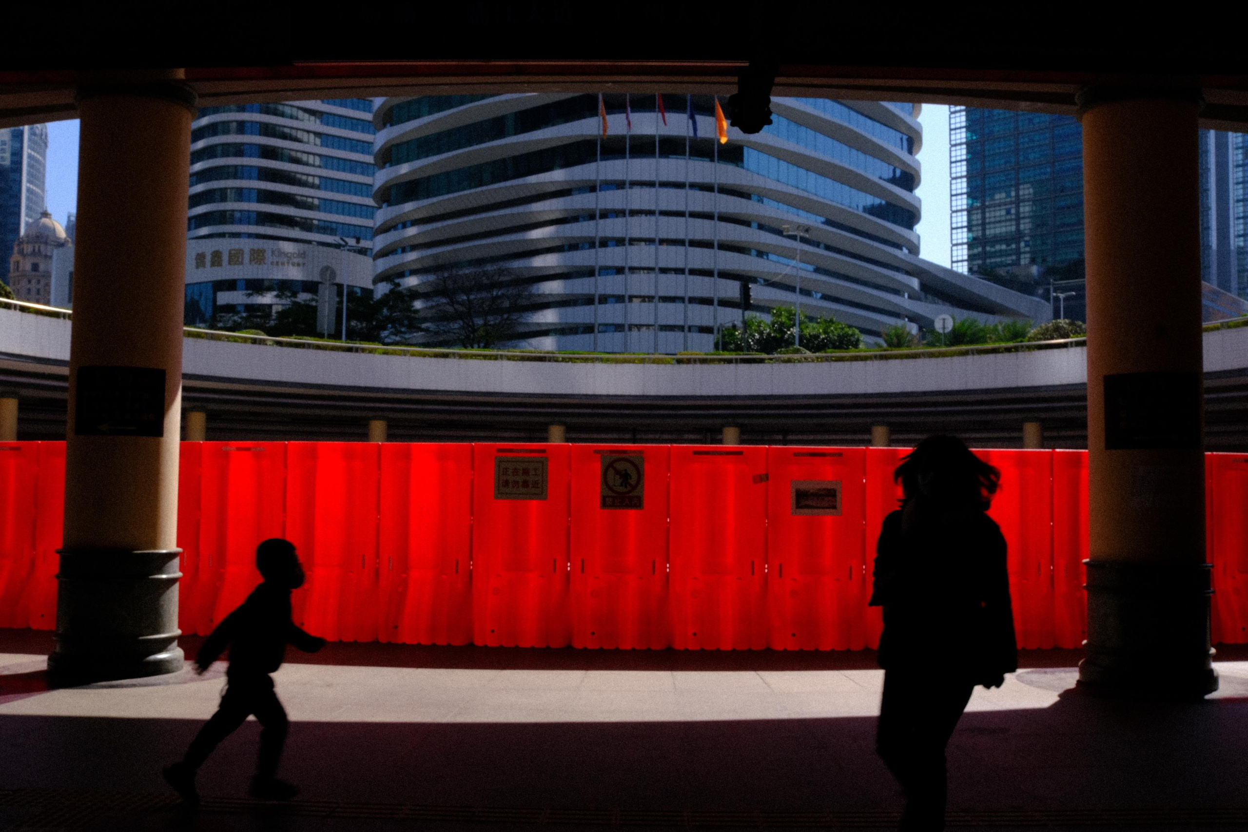 Emotions of the city. Photographer in Guangzhou, China