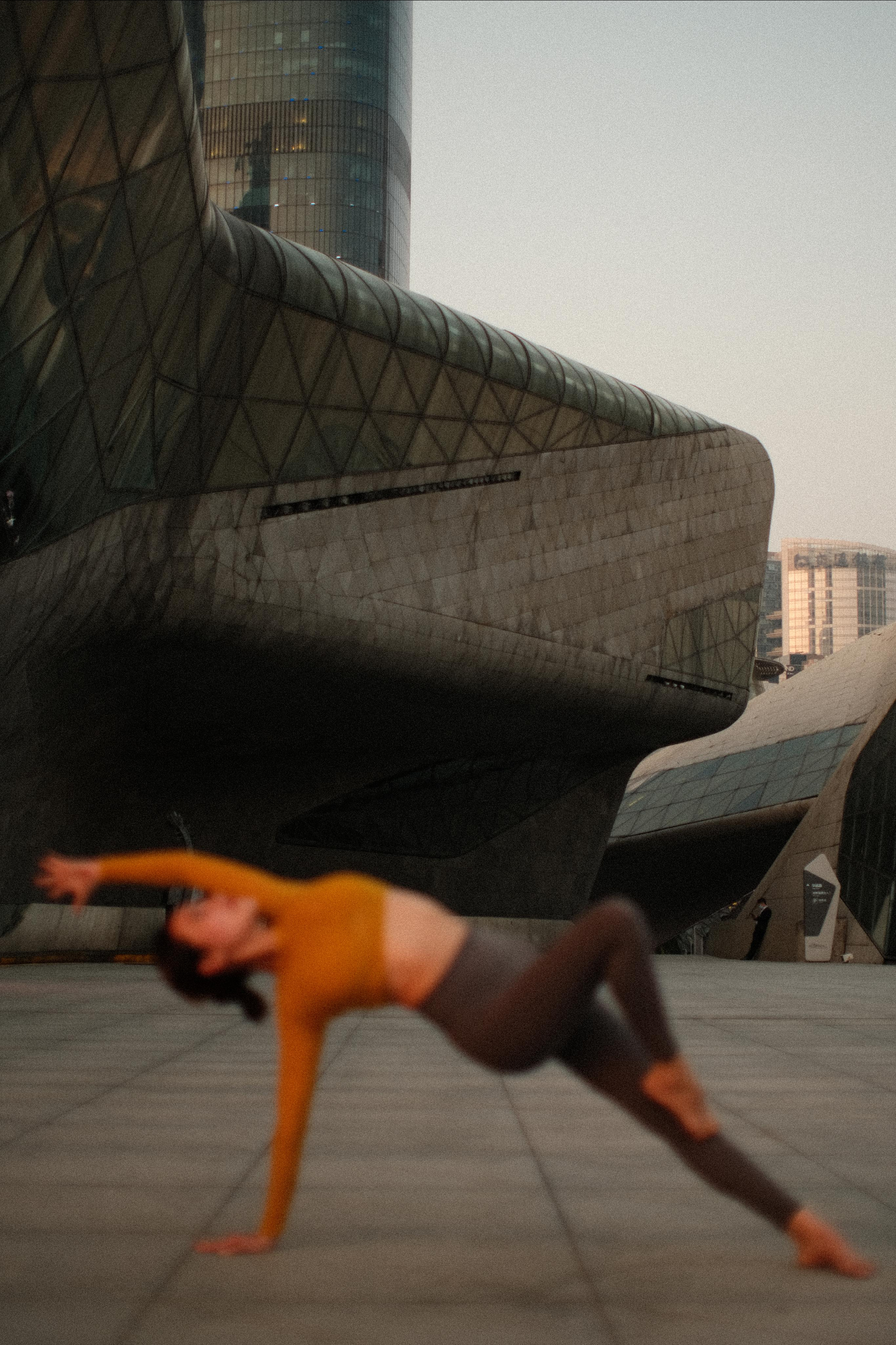 Emotions of the city. Photographer in Guangzhou, China