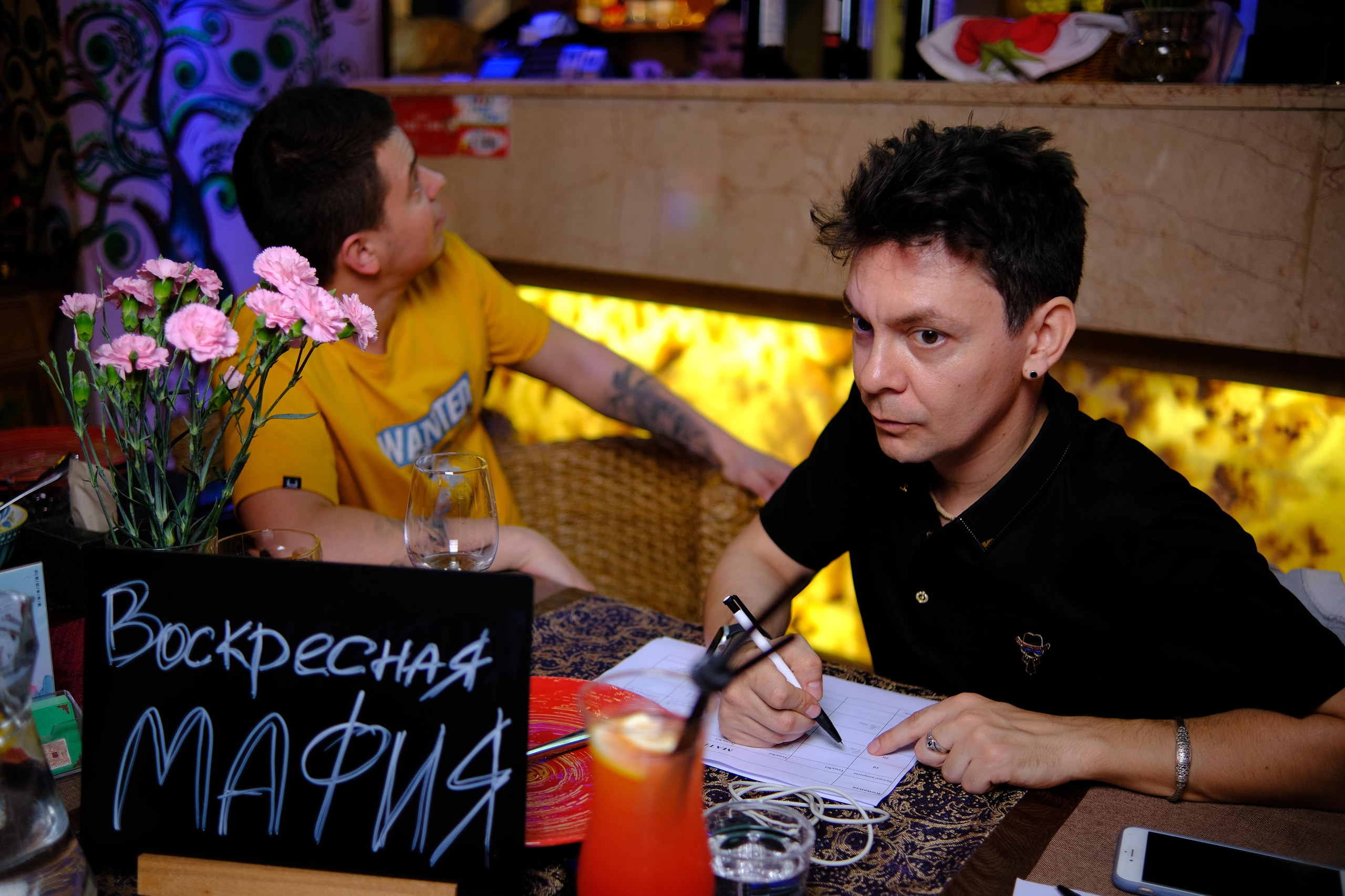 60 seconds (trivia). Photographer in Guangzhou, China