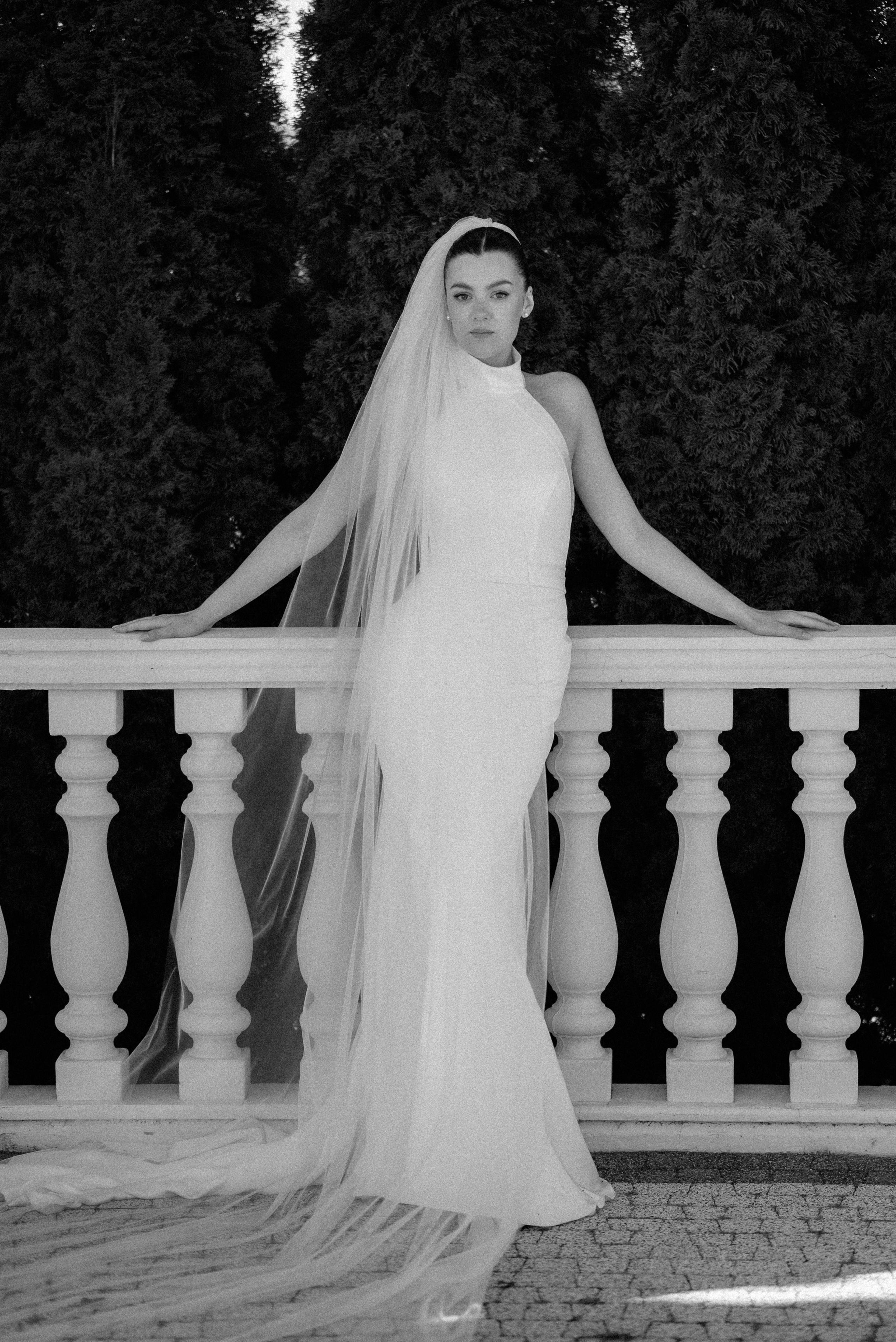 Wedding day in VERSAL PARK. Wedding PHOTOGRAPHER Andrew Vnukov