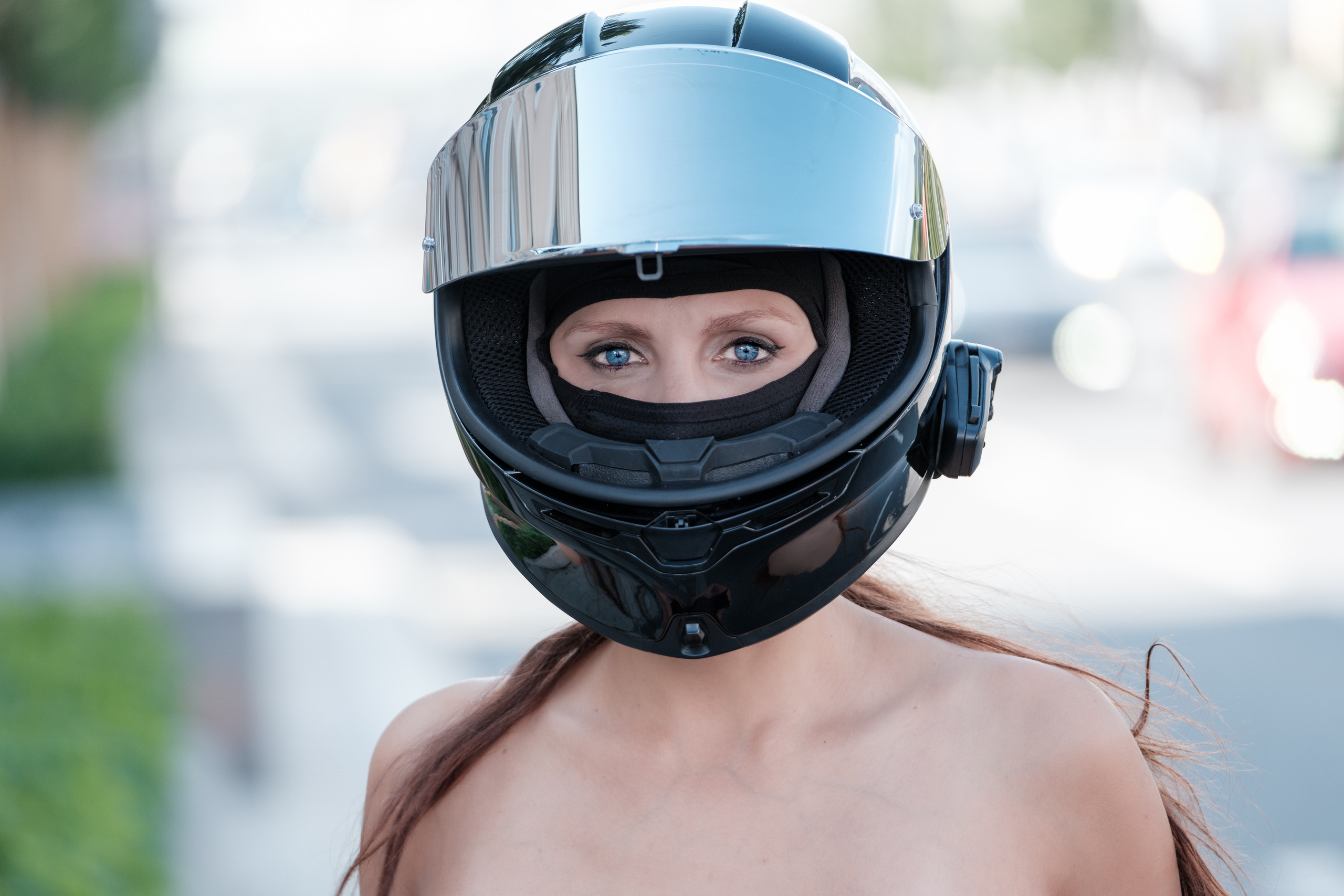 Мотоциклистки Москвы, девушки на мото, портрет в шлеме, глаза, мотодевушки