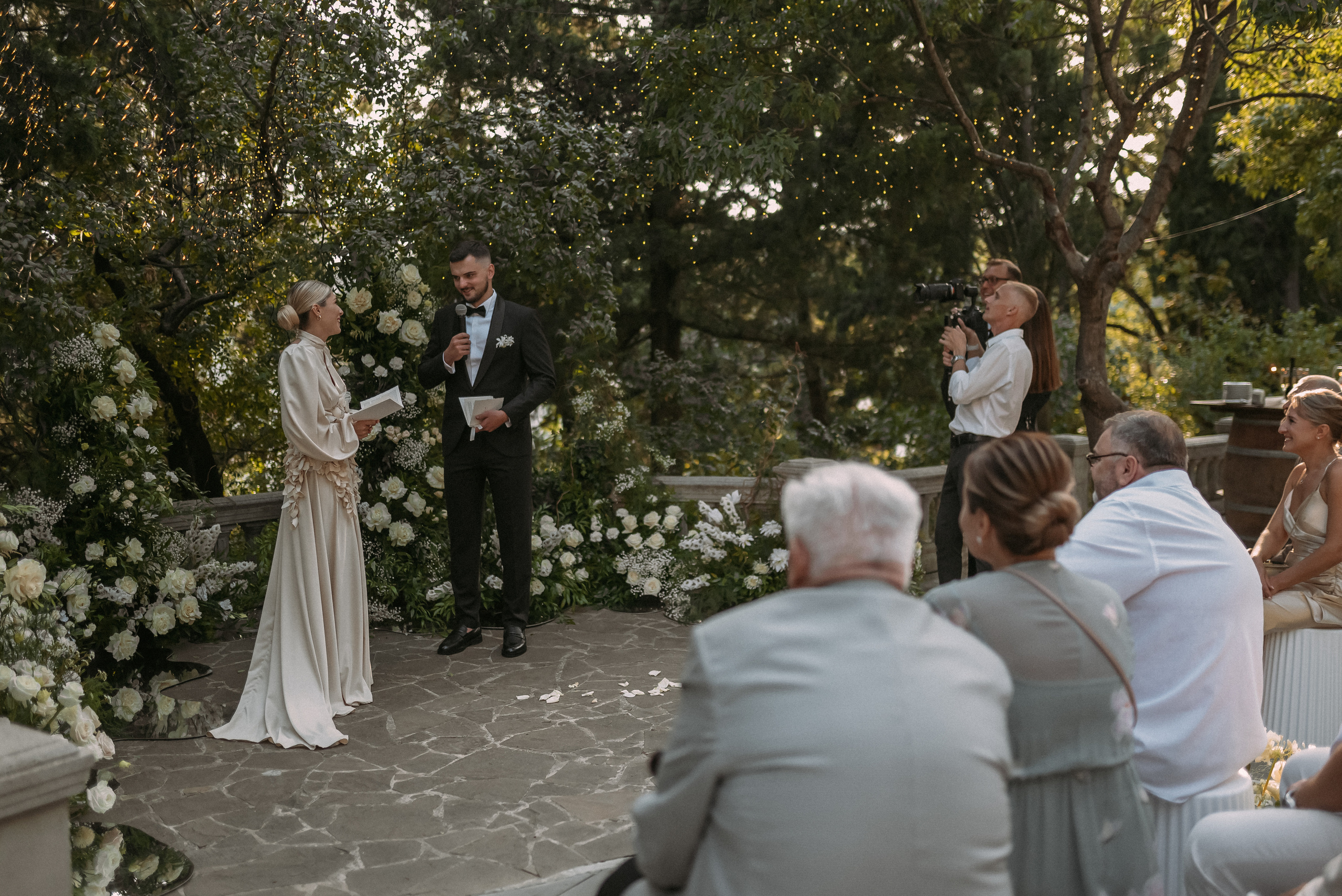 Свадебная фотосессия на вилле в Крыму. Свадебный и семейный фотограф в Симферополе Дарья Маркова