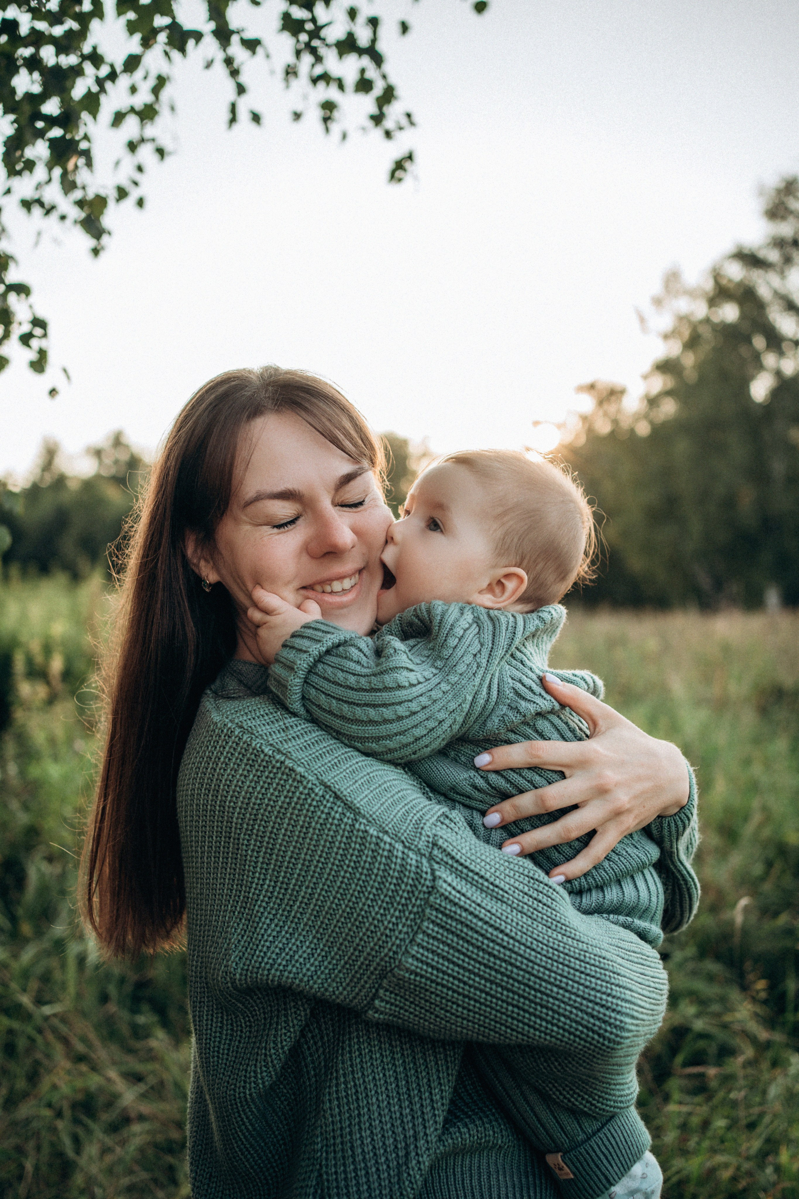 Прогулка в поле. Фотограф новорожденных и малышей до года в Москве Анастасия Соколова