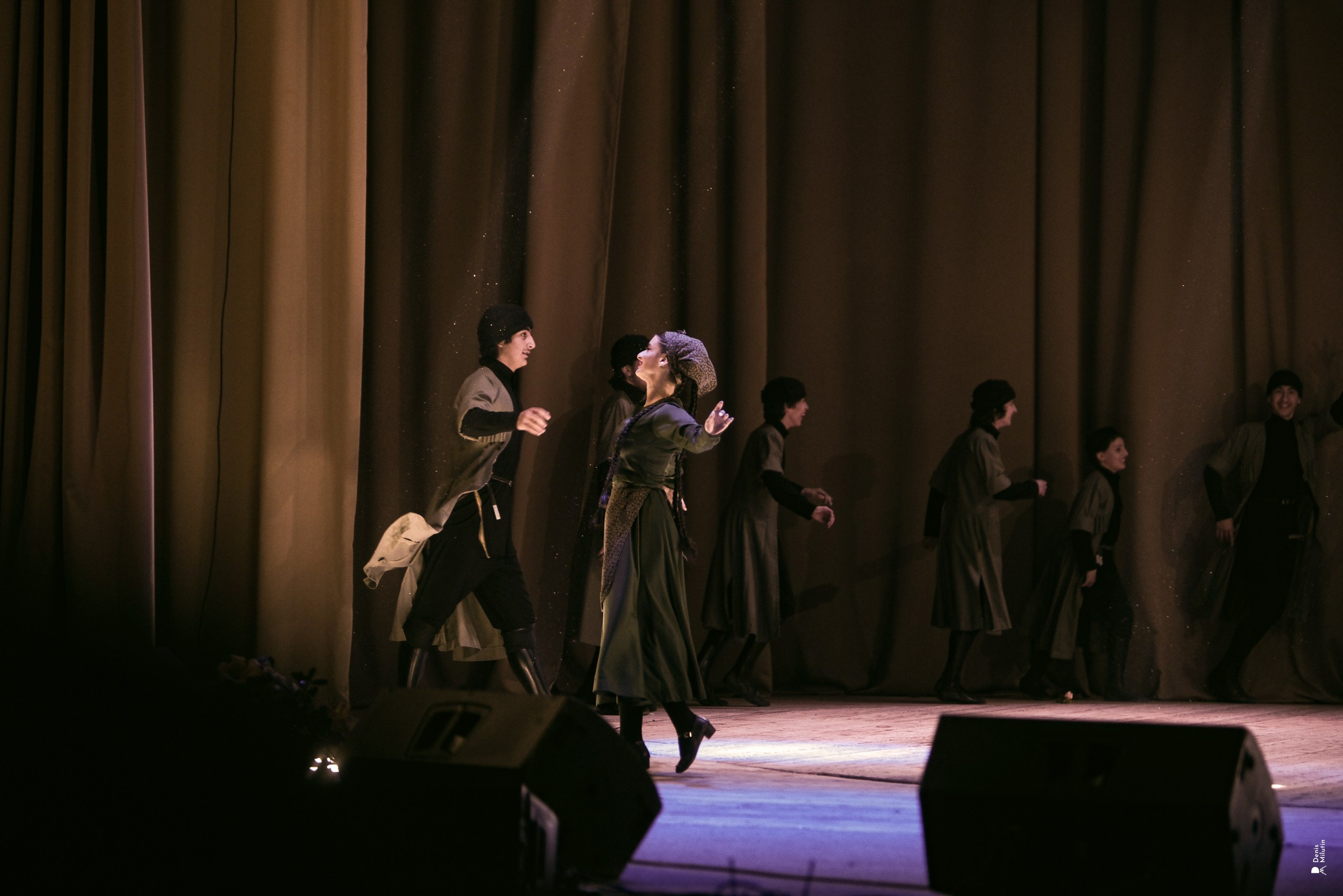 Танцы в Хоби. Портретный фотограф Денис Милютин