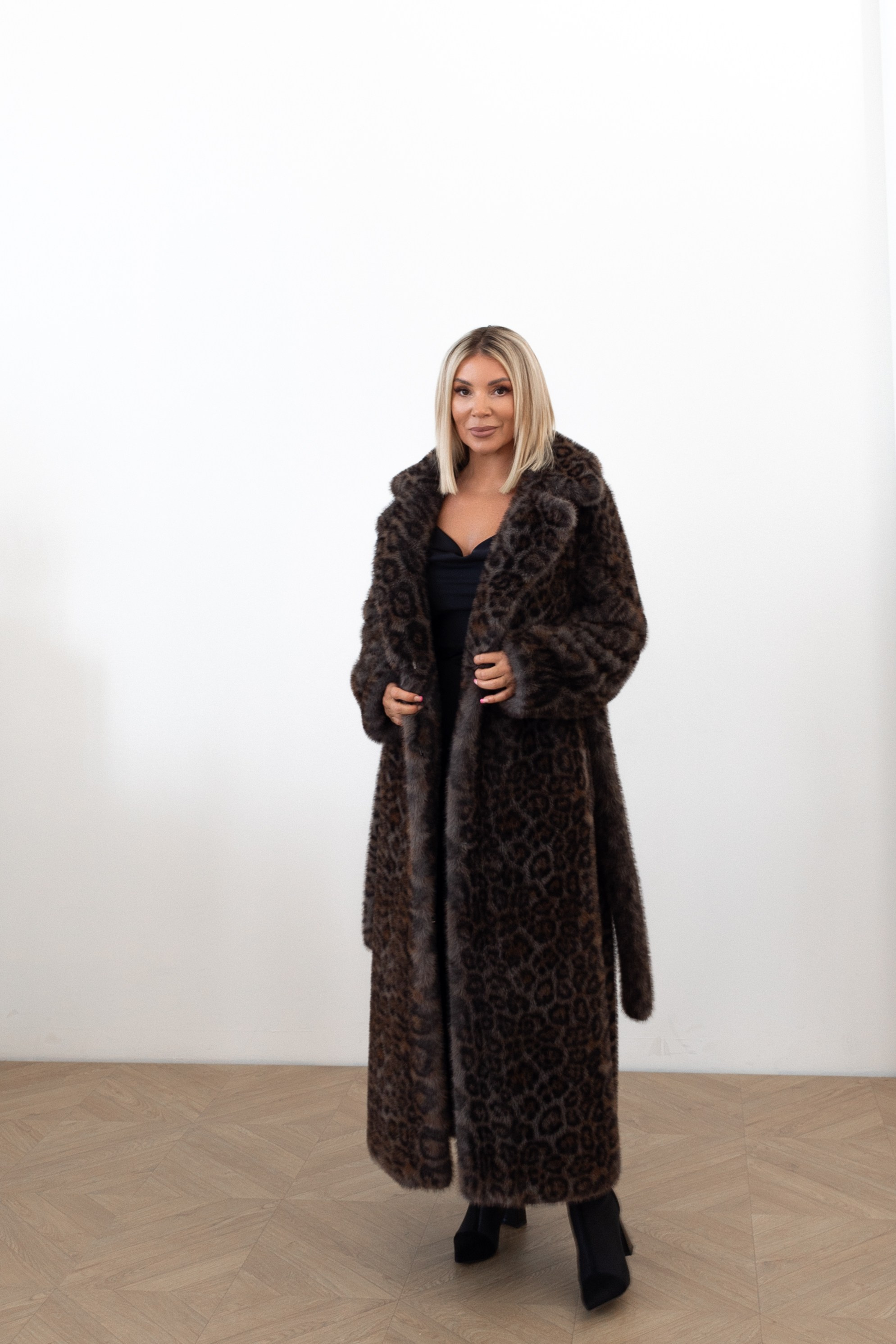 MY BEVERLY COAT — каталог. Фотограф для брендов в Санкт-Петербурге — Анита Вернер