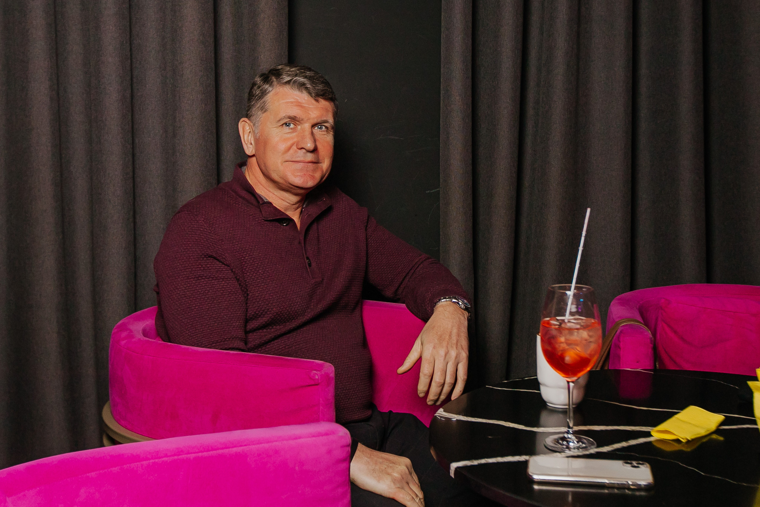 БАР МОЛОДОСТЬ. Репортажный и портретный фотограф в Екатеринбурге Гизатуллин Марат