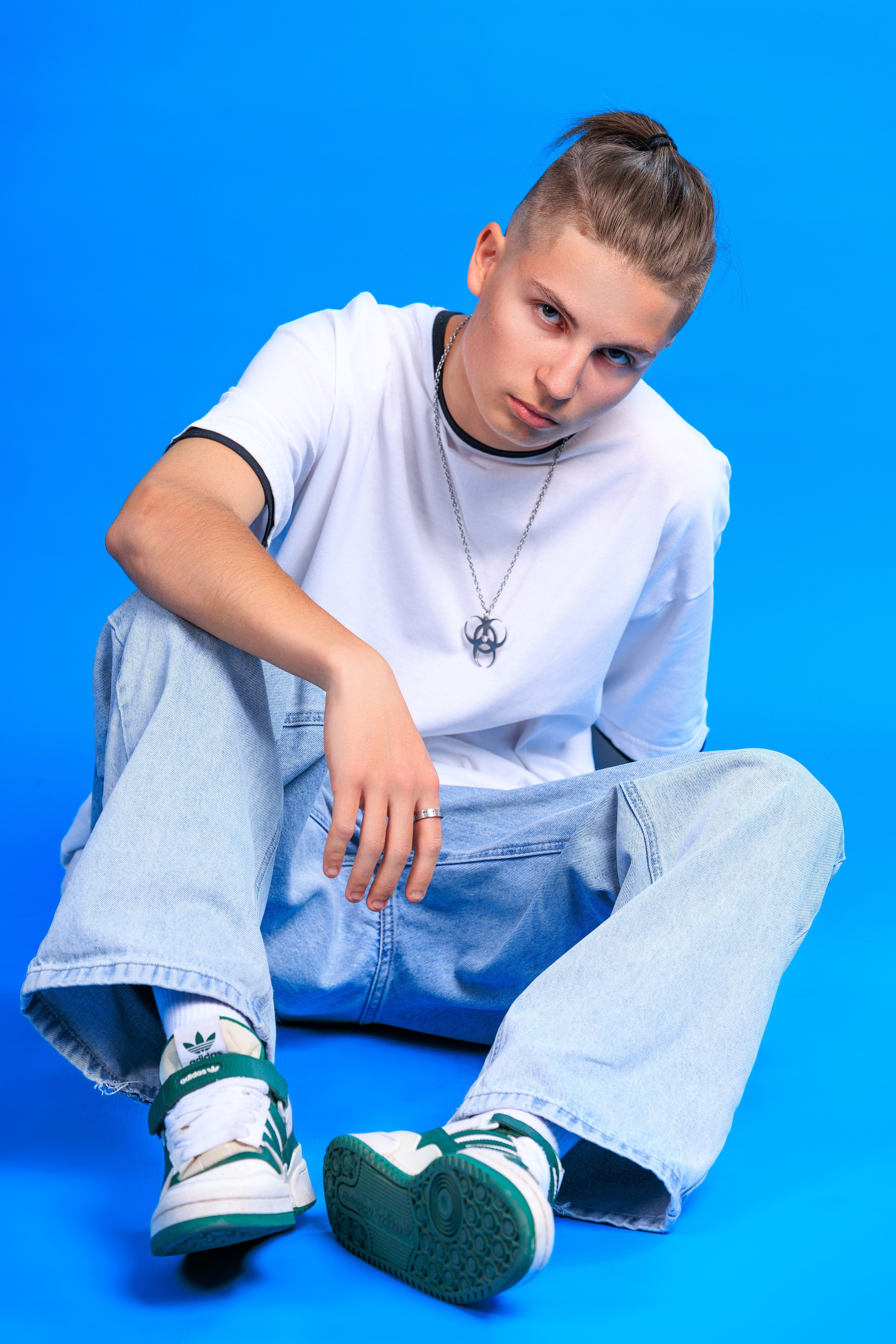 Смотреть фотки в фотостудии. Выпускные альбомы Геленджик, Новороссийск, Краснодар, Туапсе