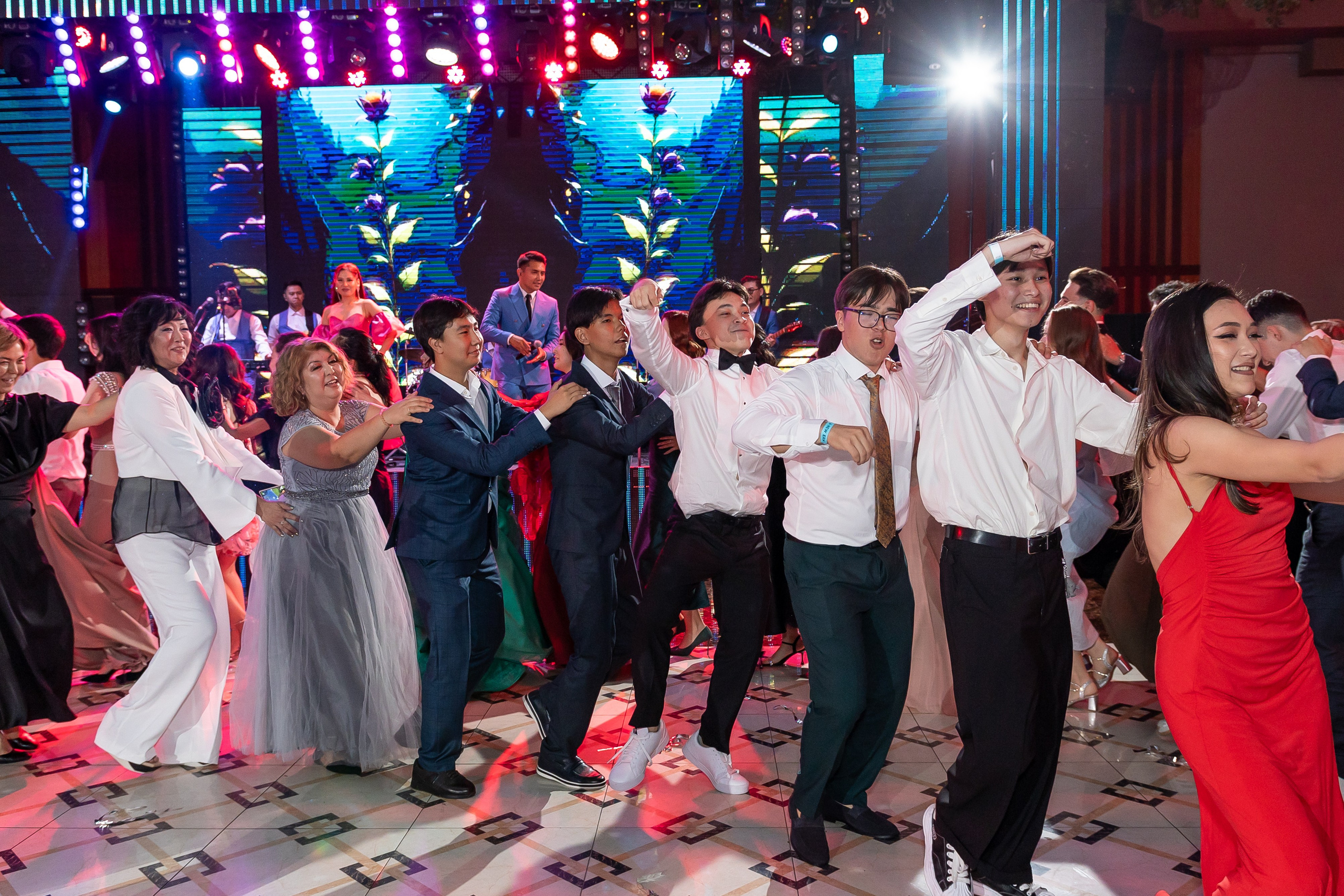 Выпускной вечер | Встреча рассвета. Фото и видеосъемка в Алматы