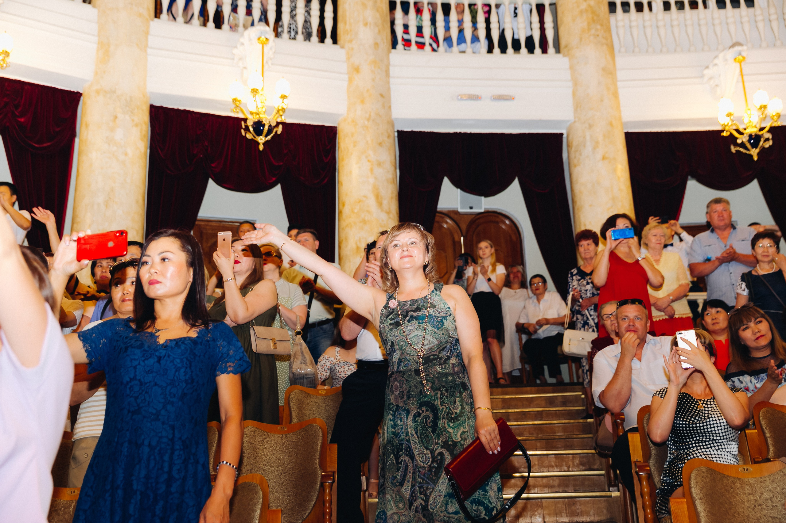 Вручение аттестатов 14 Гимназия. Свадебный и семейный фотограф в Улан-Удэ