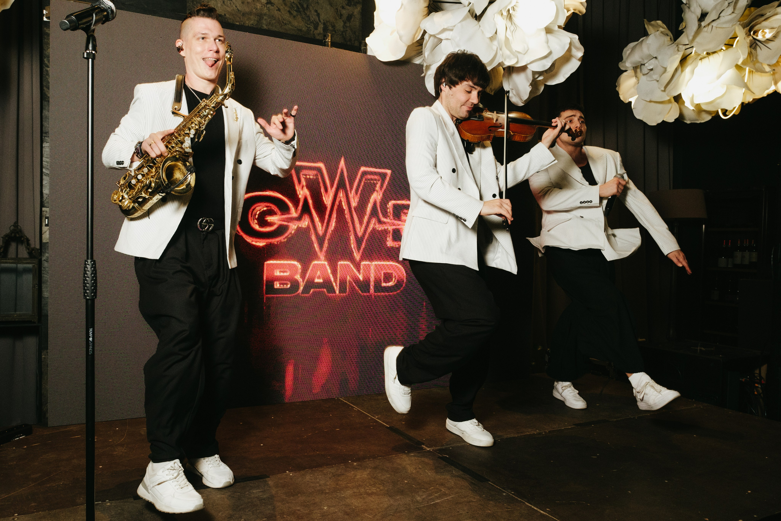 Корпоратив в Сириусу (Адлер) 10 лет компании. Свадебный фотограф Денис Ожигин в Краснодаре и крае. Эмоциональная и стильная съемка вашего дня