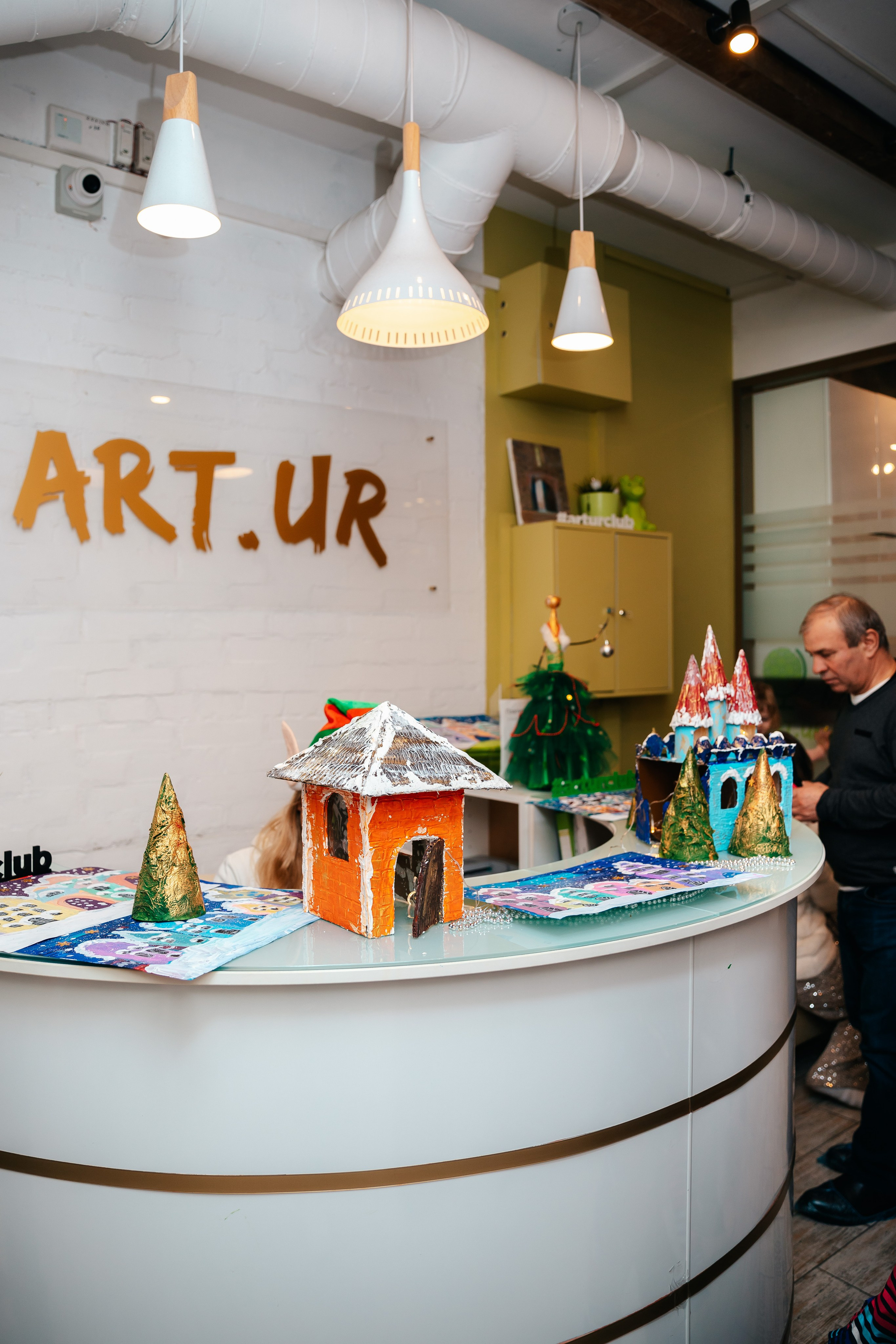 Новогодний утренник в Монтессори-школе. Семейный lifestyle фотограф в Санкт-Петербурге Людмила Пахомова