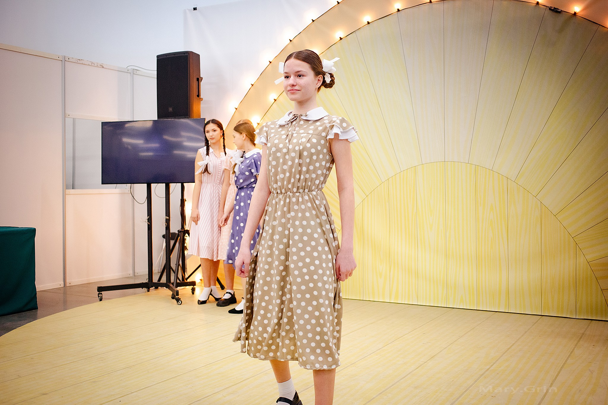 Показ моды 40х лет. Православная ярмарка 2025. Детский и семейный фотограф, фотограф мероприятий Нижний Новгород