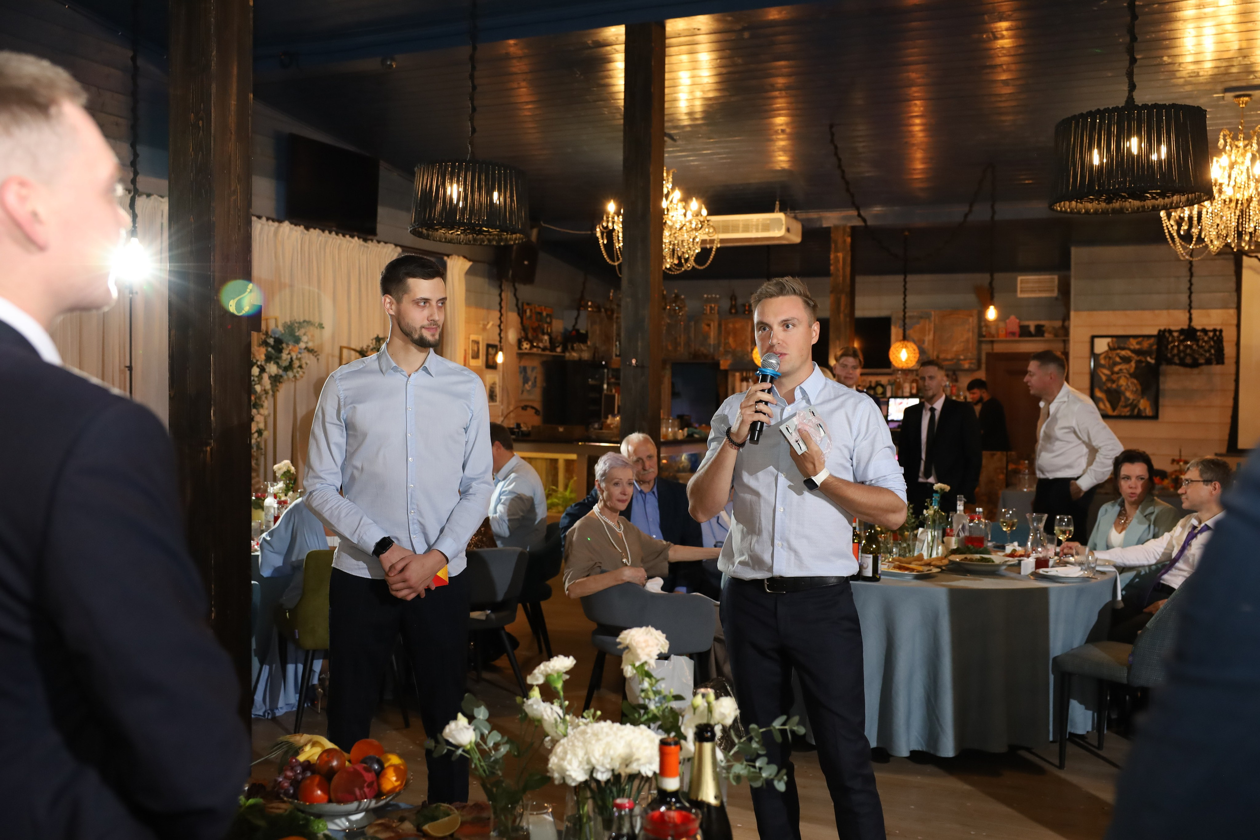 𝒜𝓇𝓉𝑒𝓂 & 𝐿𝓎𝓊𝓈𝓎𝒶 (𝓇𝑒𝓈𝓉𝒶𝓊𝓇𝒶𝓃𝓉). 𝑀𝑜𝓈𝒸𝑜𝓌. Свадебный фотограф в Санкт-Петербурге