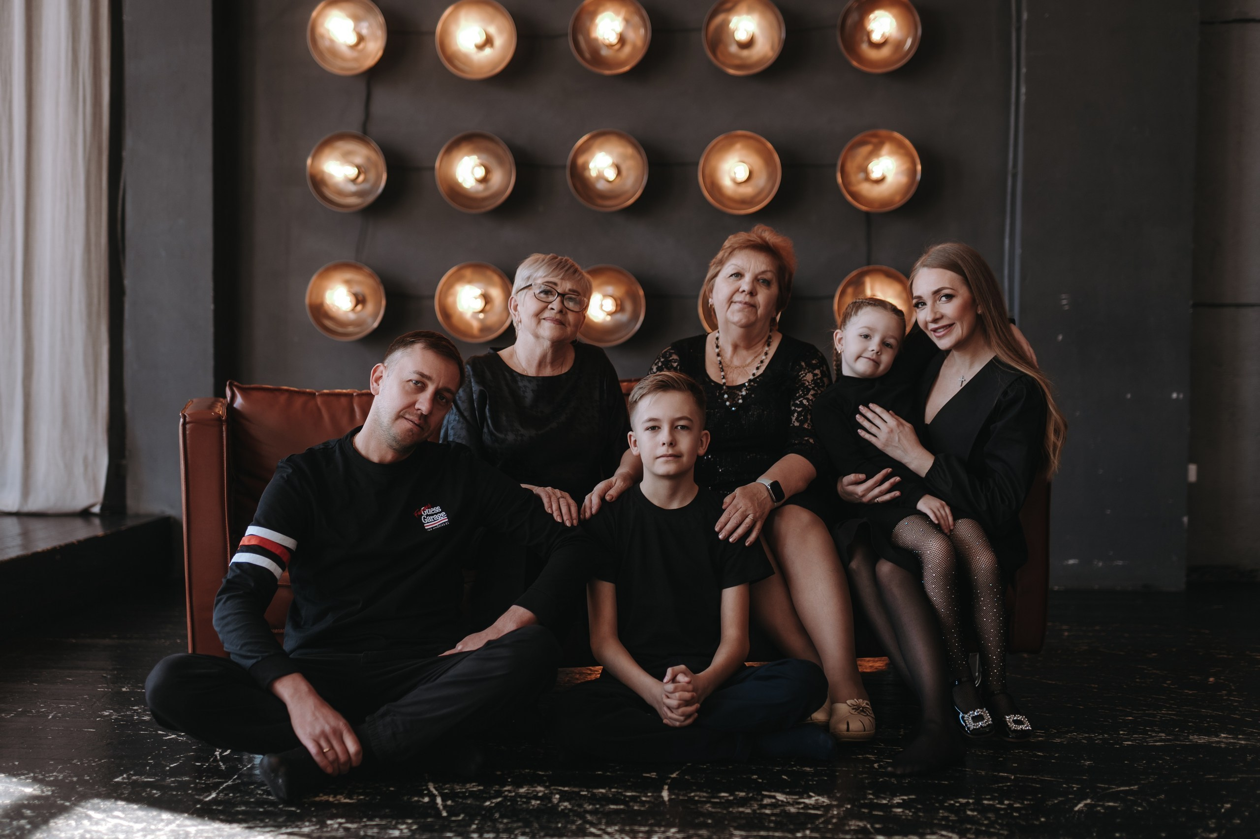 ФОТОСЕСИЯ В СТУДИИ МОНОХРОМ УФА, СЕМЕЙНЫЙ ФОТОГРАФ