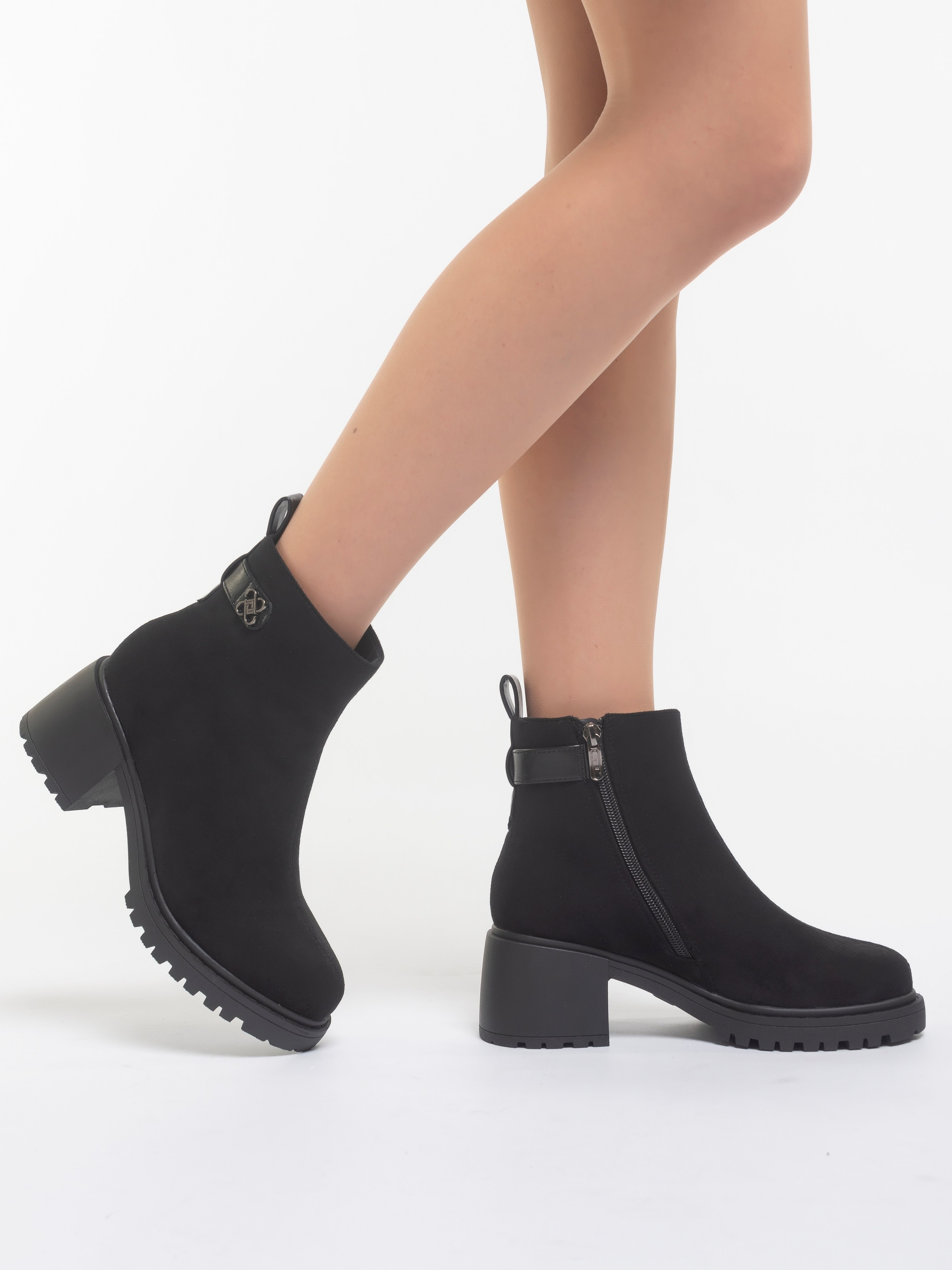 КАТАЛОГ ОБУВИ ОТ KARI. Фотограф