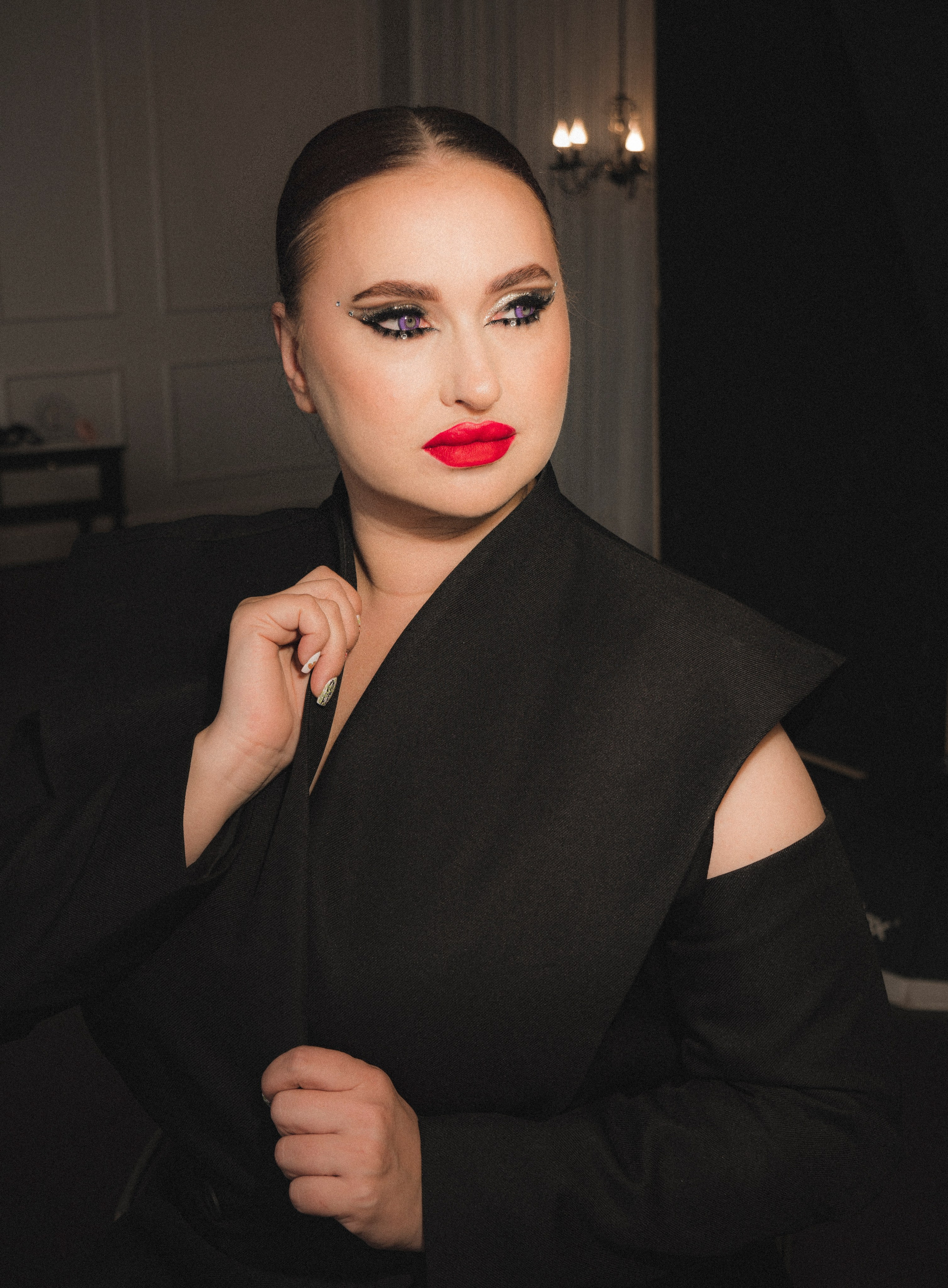 ИНДИВИДУАЛЬНАЯ. Меня зовут Марина Шмакова. Визажист-стилист-фотограф
