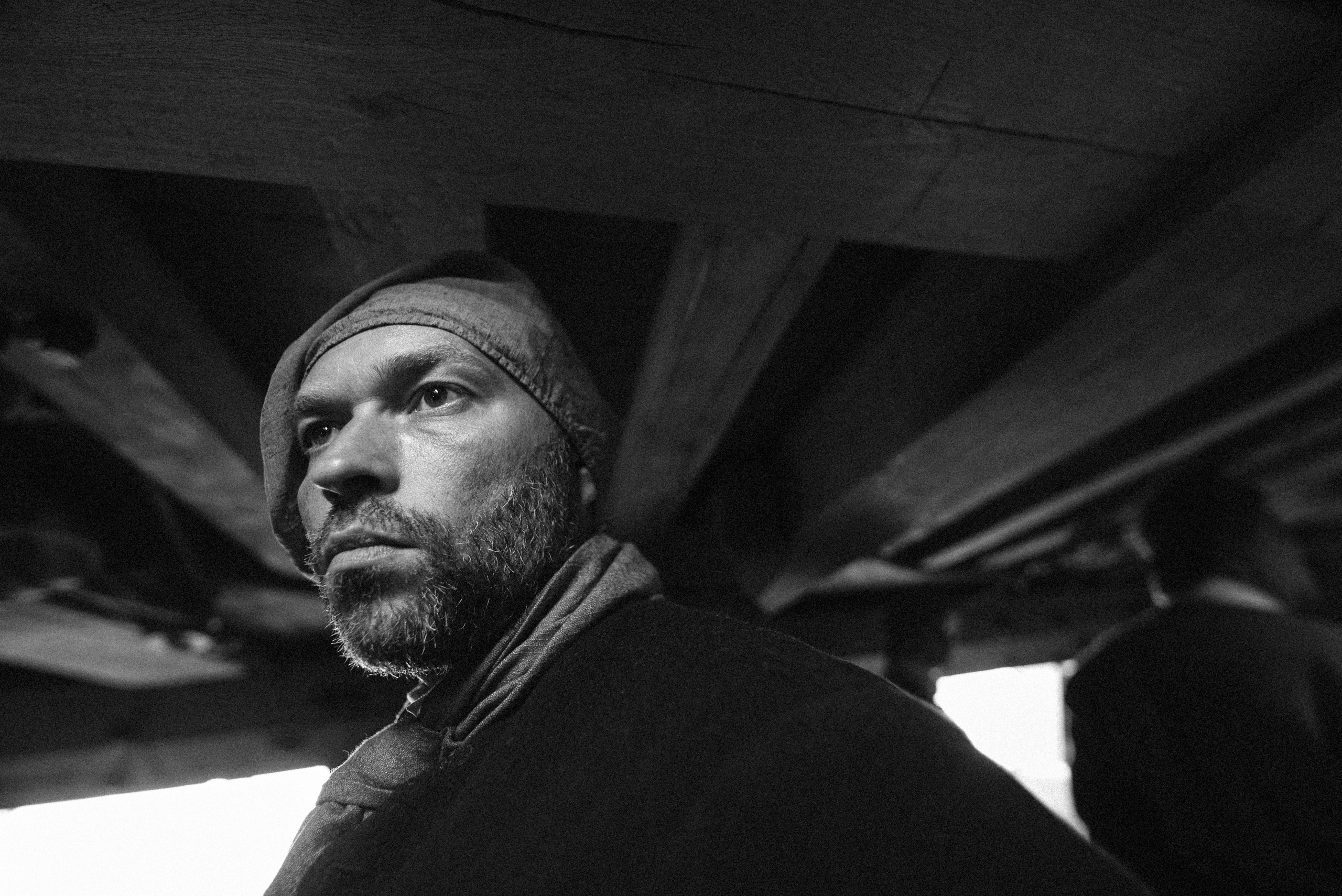 2025. Стрит-фотография, полная абсурда, идиотизма и красоты