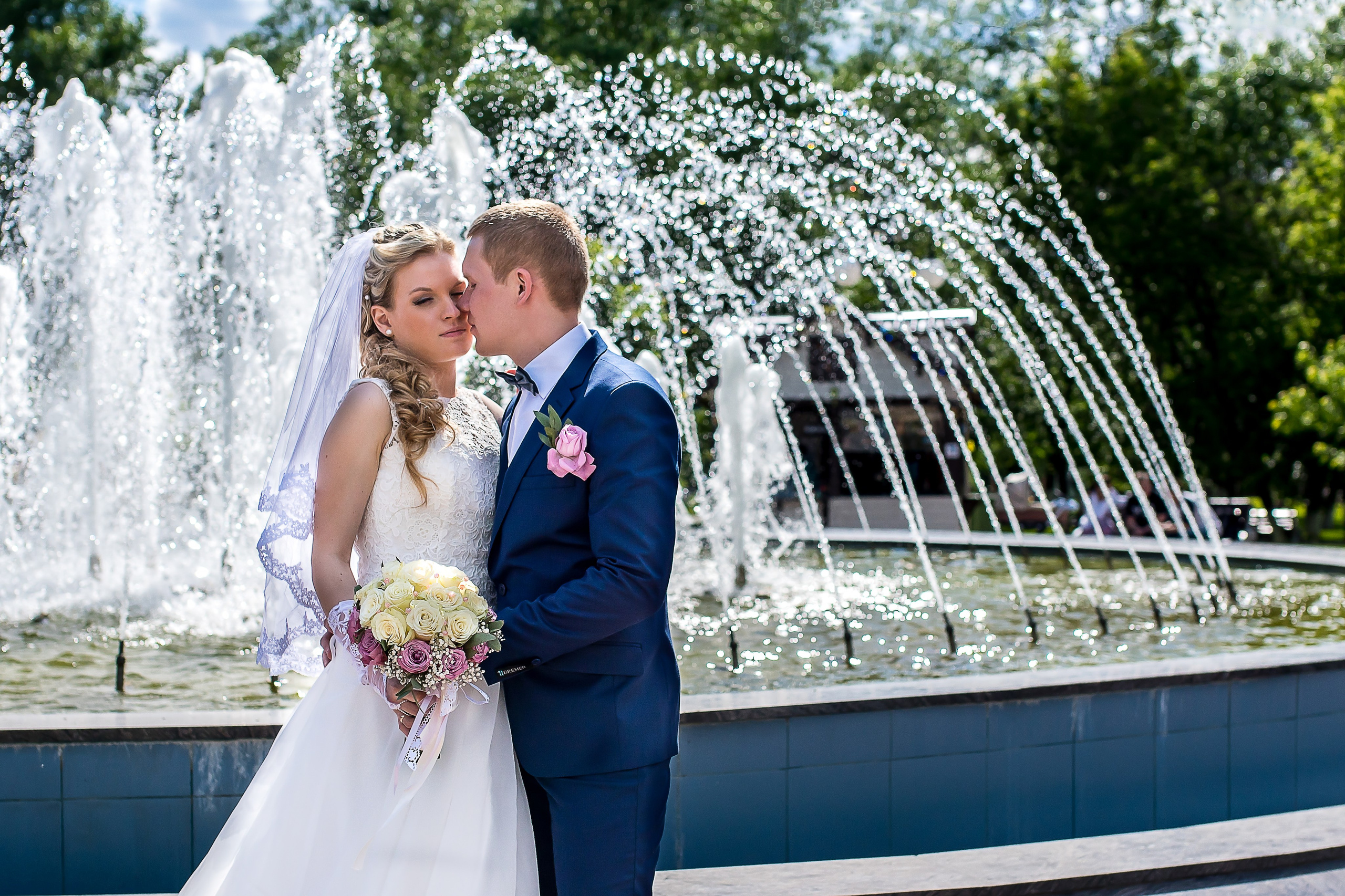 Свадебная прогулка в усадьбе Кусково. Фотограф Владимир Артамонов