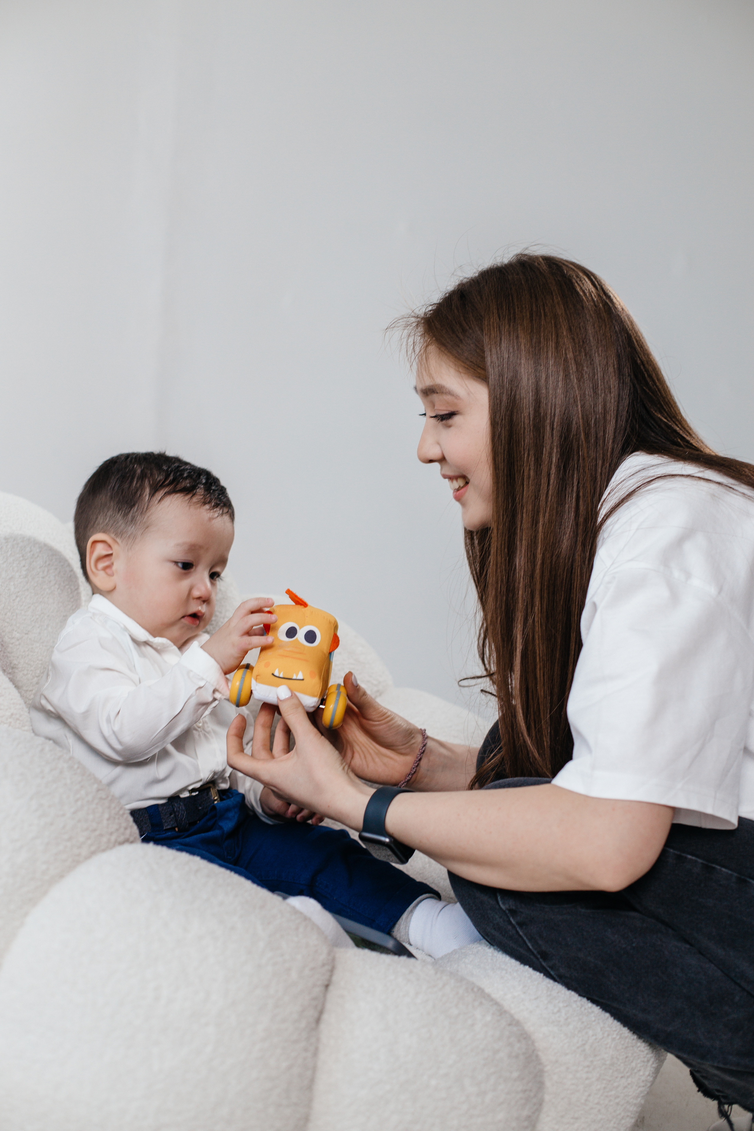 Семейная фотосессия в Алматы. Фотограф в Алматы Сиражев Карымсак. Фотосессия, бизнес портреты