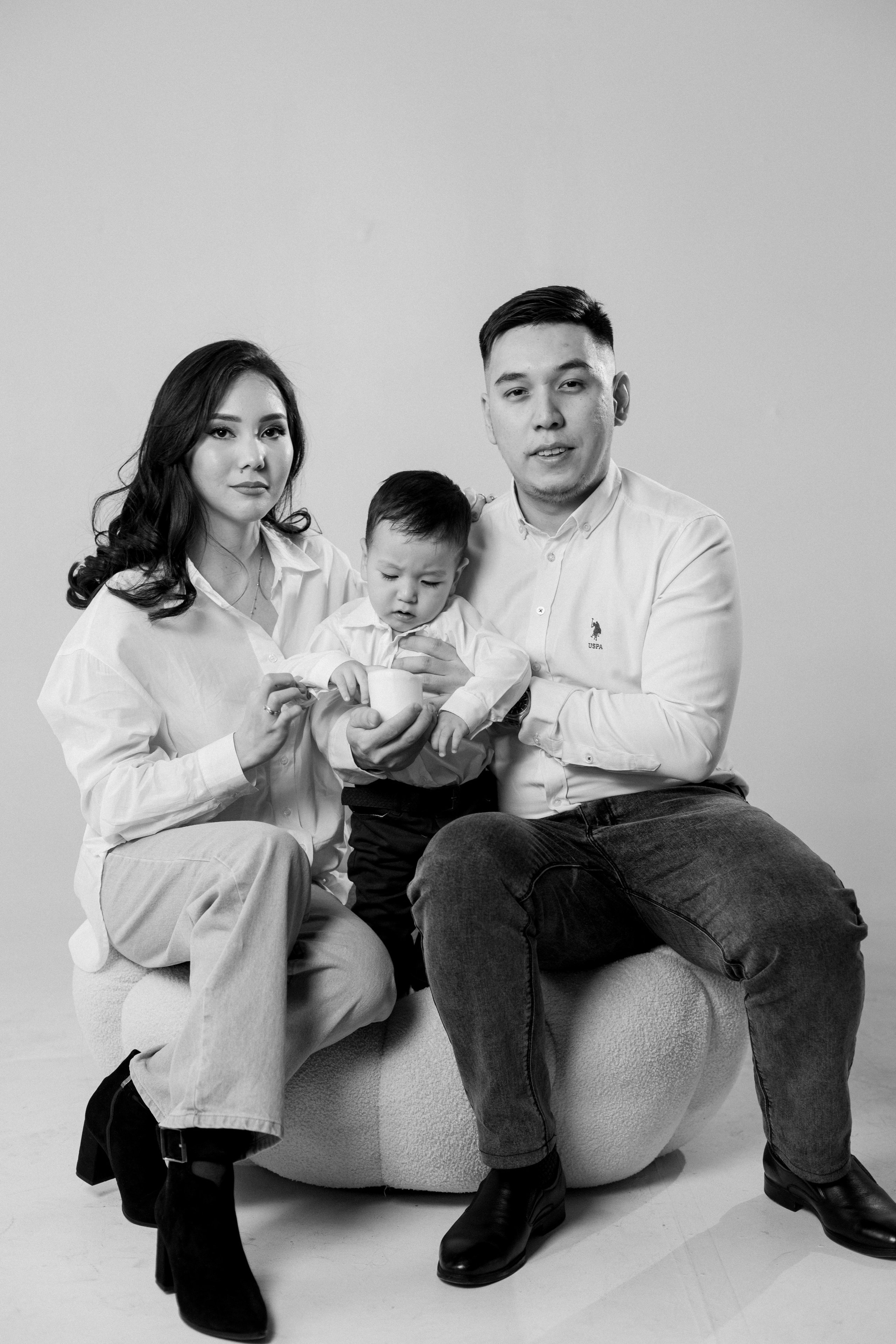 Семейная фотосессия в Алматы. Фотограф в Алматы Сиражев Карымсак. Фотосессия, бизнес портреты